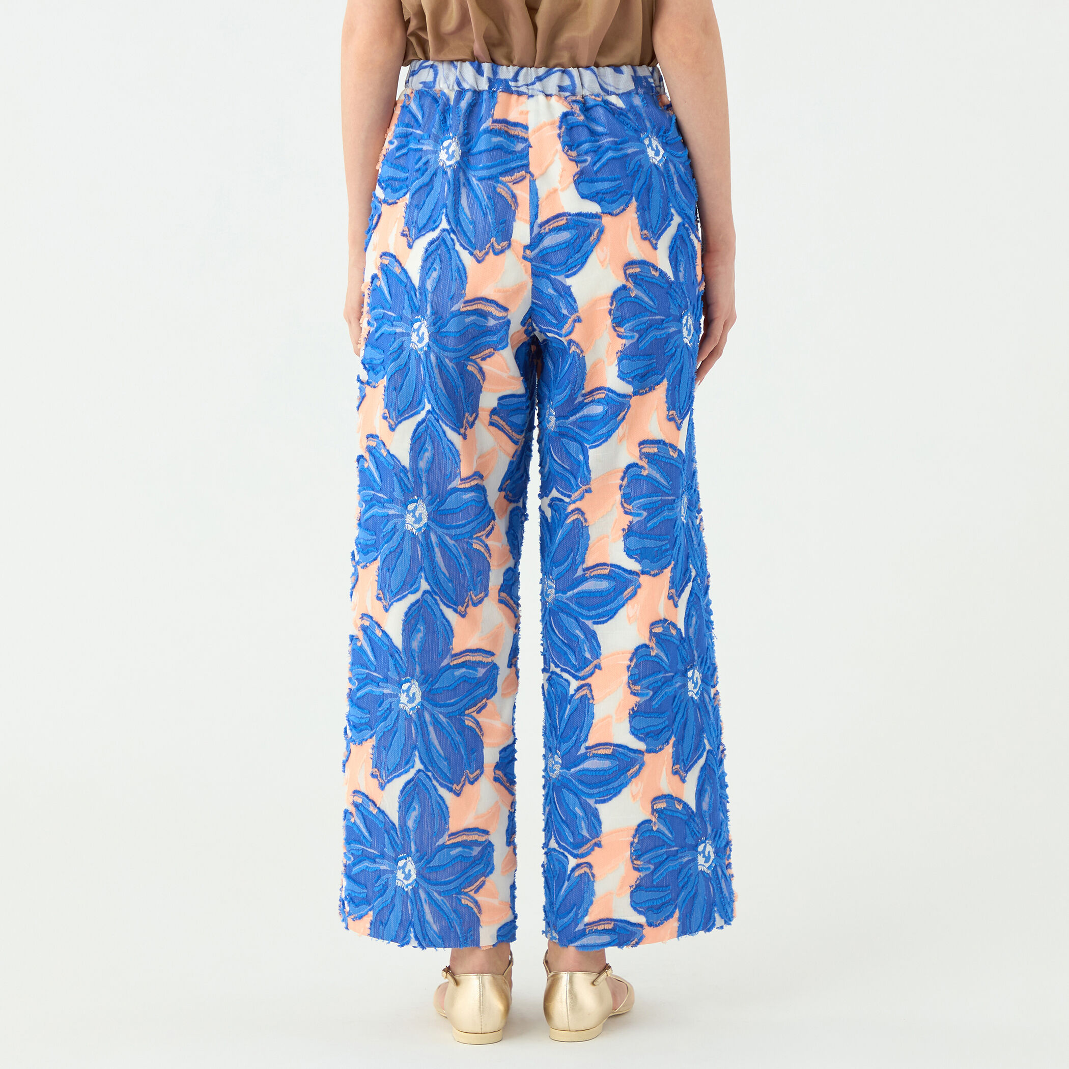 プルメリアジャカード ワイドストレートパンツ｜トゥモローランド 公式通販