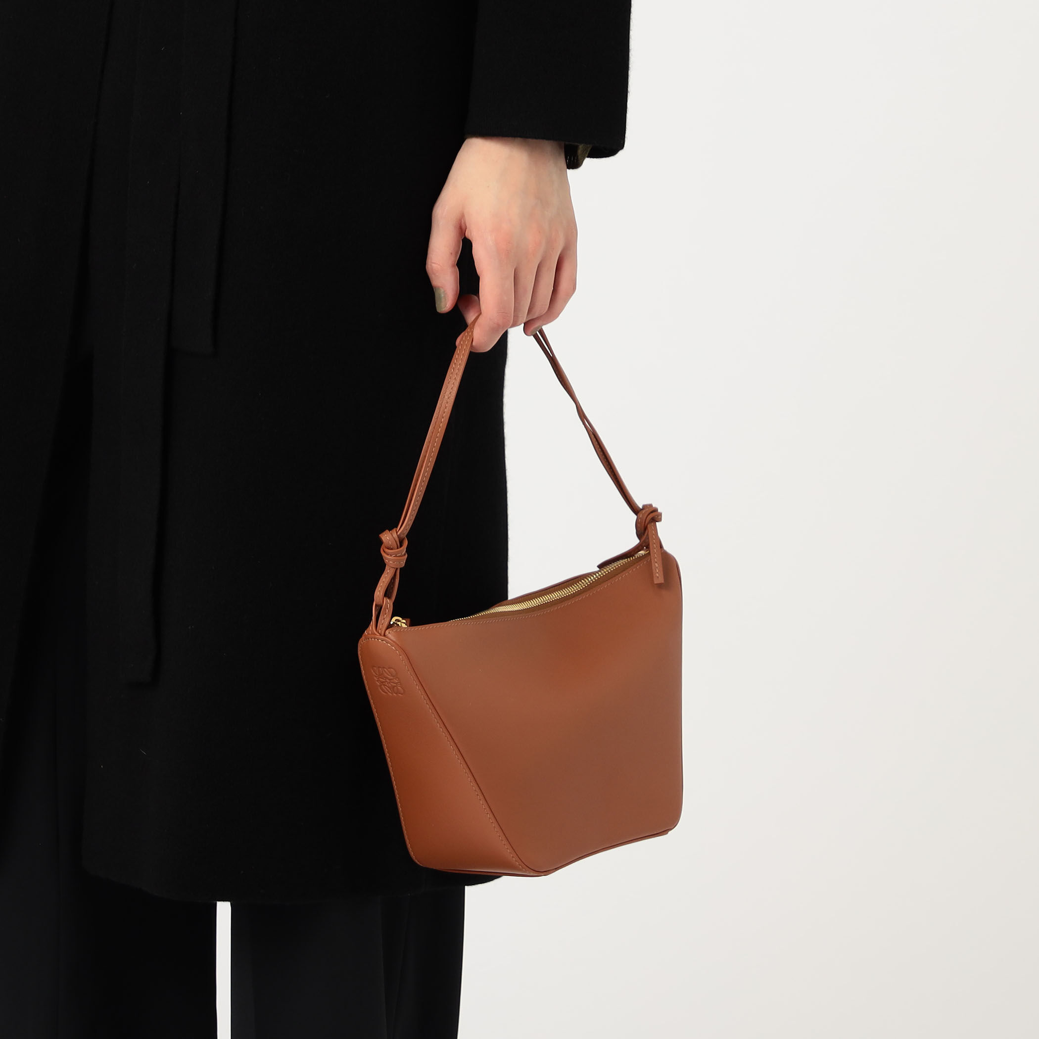 【完売必至】ロエベ 使いやすくてカワイイ♪HAMMOCK HOBO MINI Mini Hammock hobo in classic calfskin Green - LOEWE