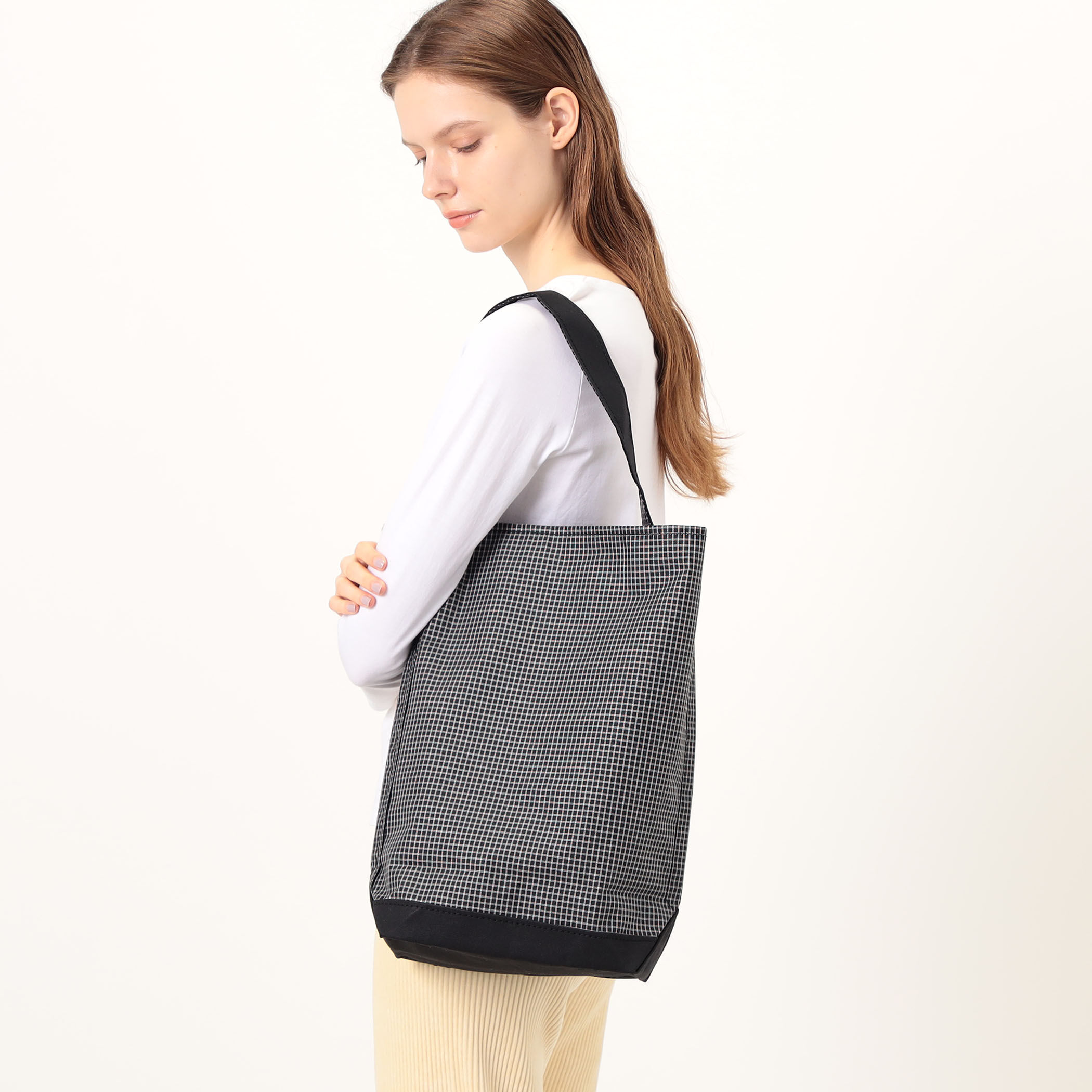 TEMBEA BAGUETTE ULTRA GRID トートバッグ｜トゥモローランド 公式サイト