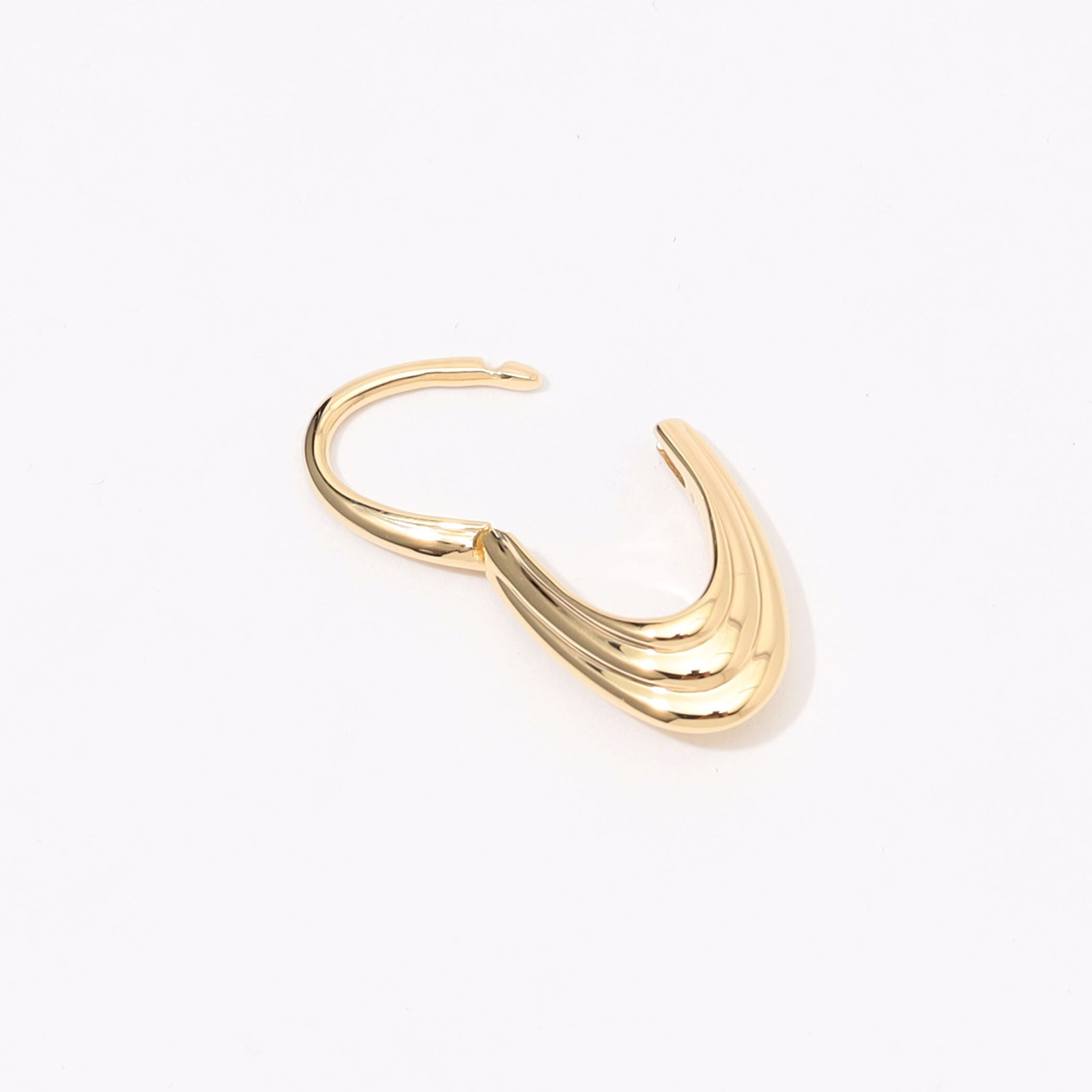 Otiumberg. Roscida Ridged Hoops ゴールド ピアス｜トゥモローランド