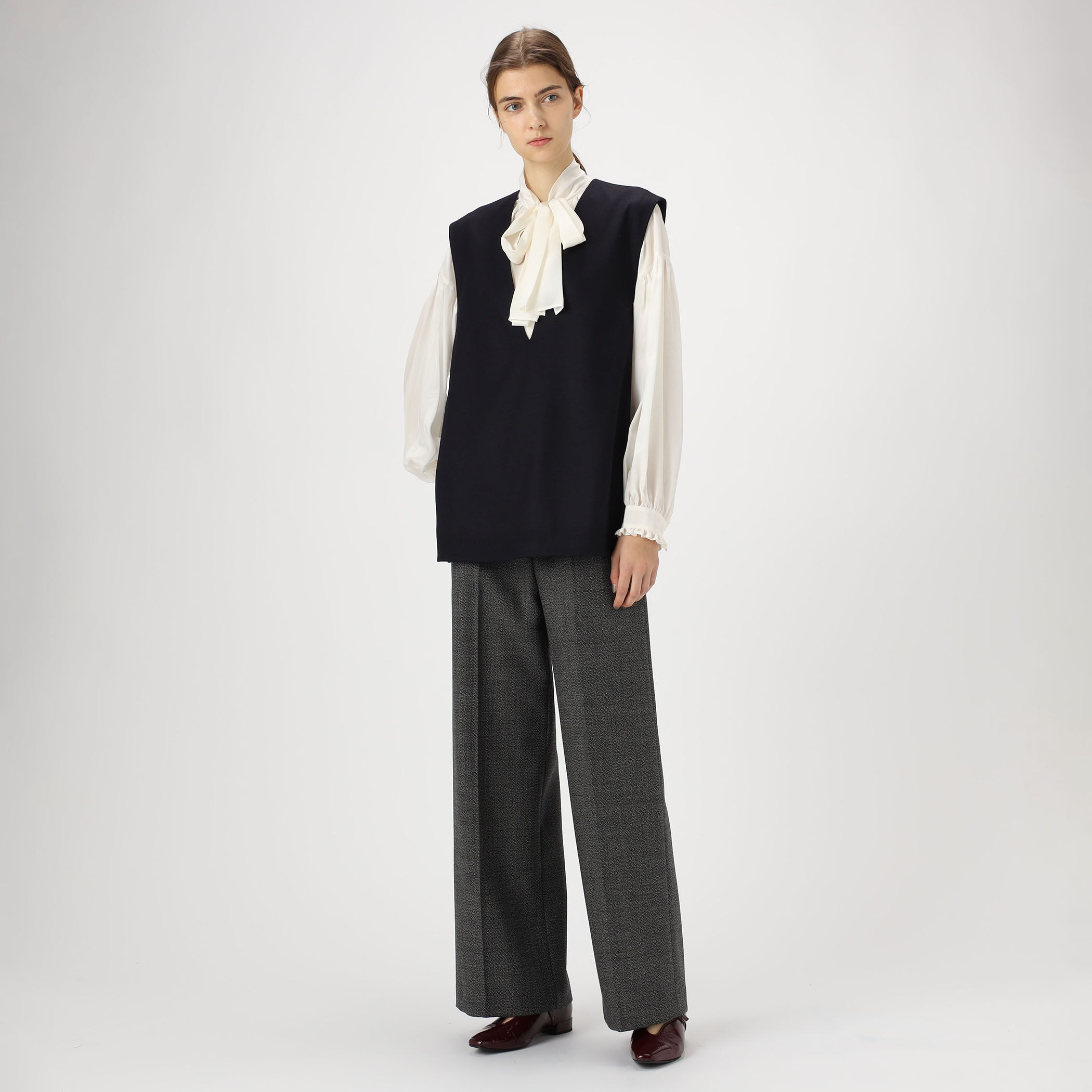 ウールスムース Vネックベスト｜トゥモローランド 公式通販