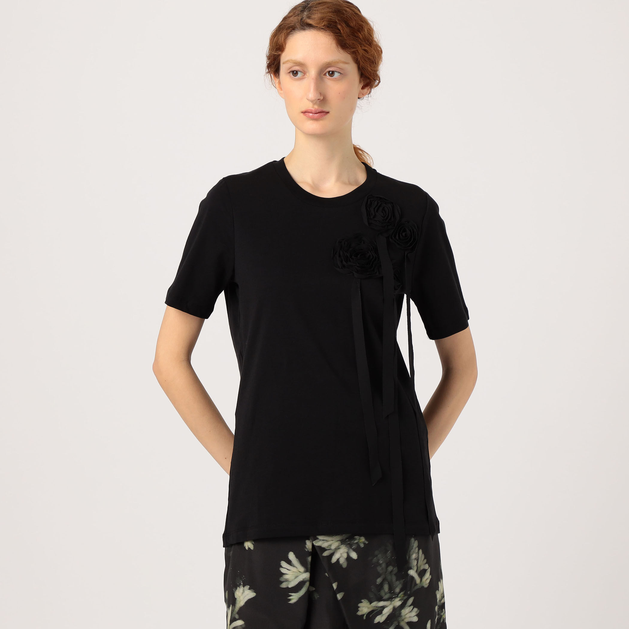 BAUM UND PFERDGARTEN コサージュTシャツ｜トゥモローランド