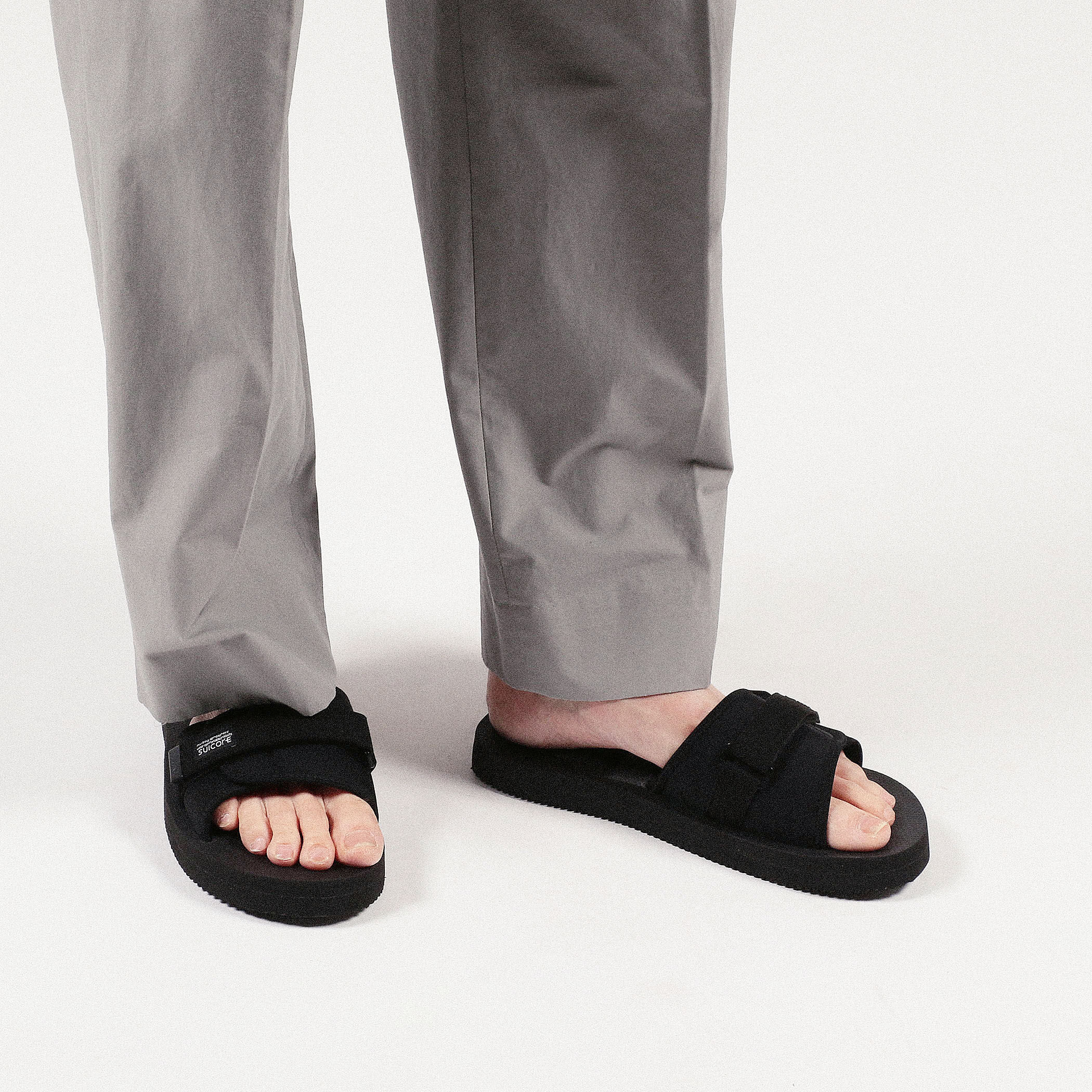 【別注】SUICOKE*TOMORROWLAND ストラップサンダル 別注】SUICOKE×TOMORROWLAND ストラップサンダル