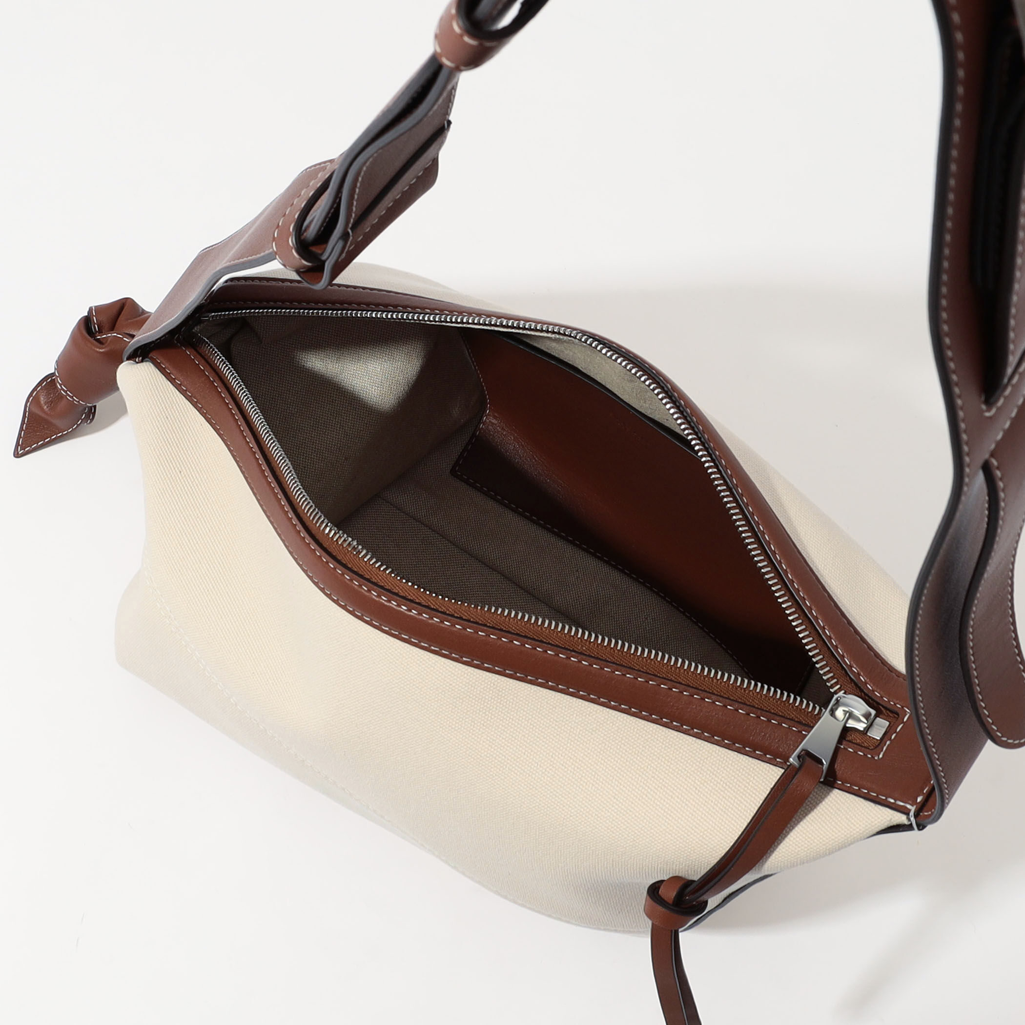 SAGAN VIENNA FUROSHIKI CROSSBODY バッグ｜トゥモローランド 公式サイト