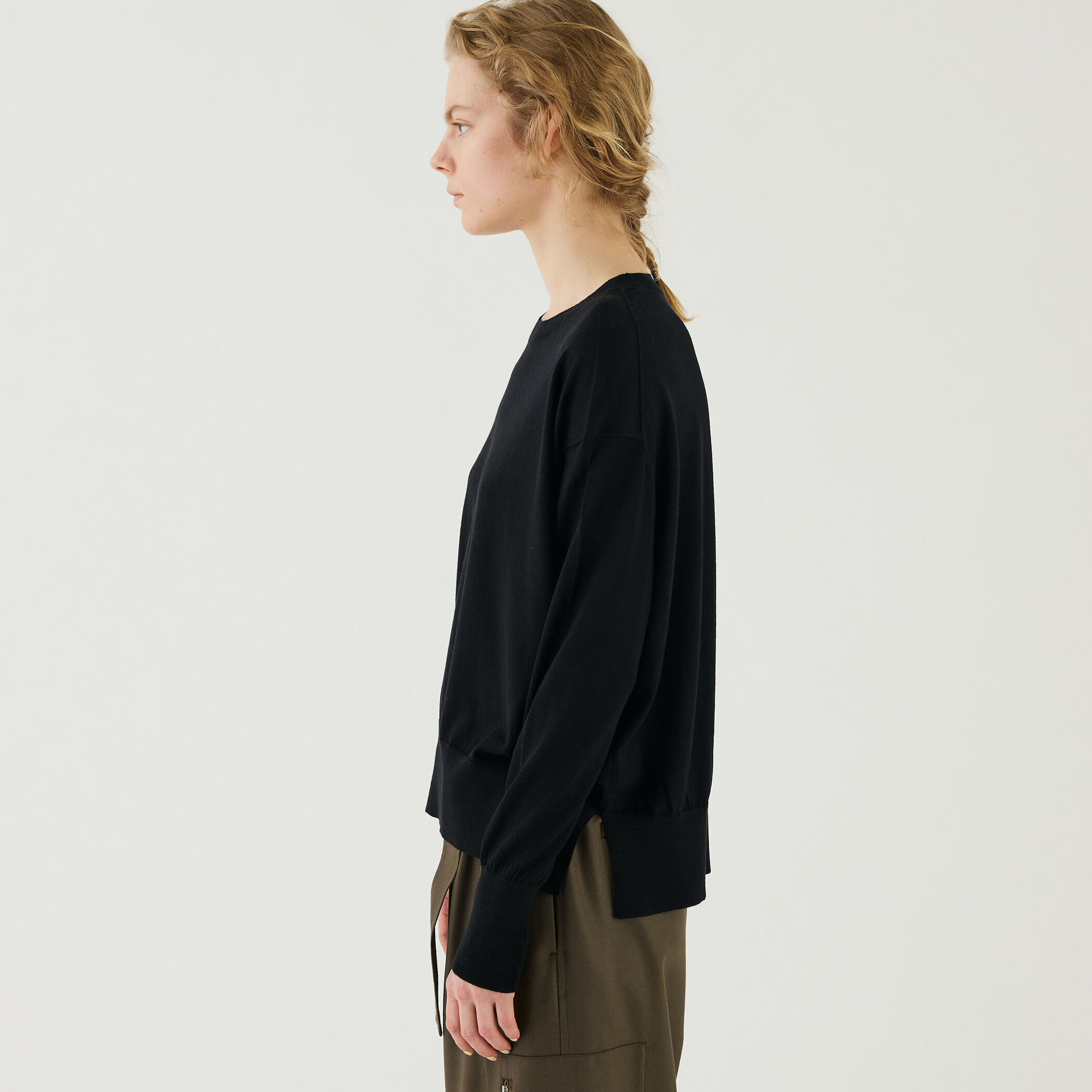 プレーンウール クルーネックプルオーバー｜トゥモローランド 公式通販