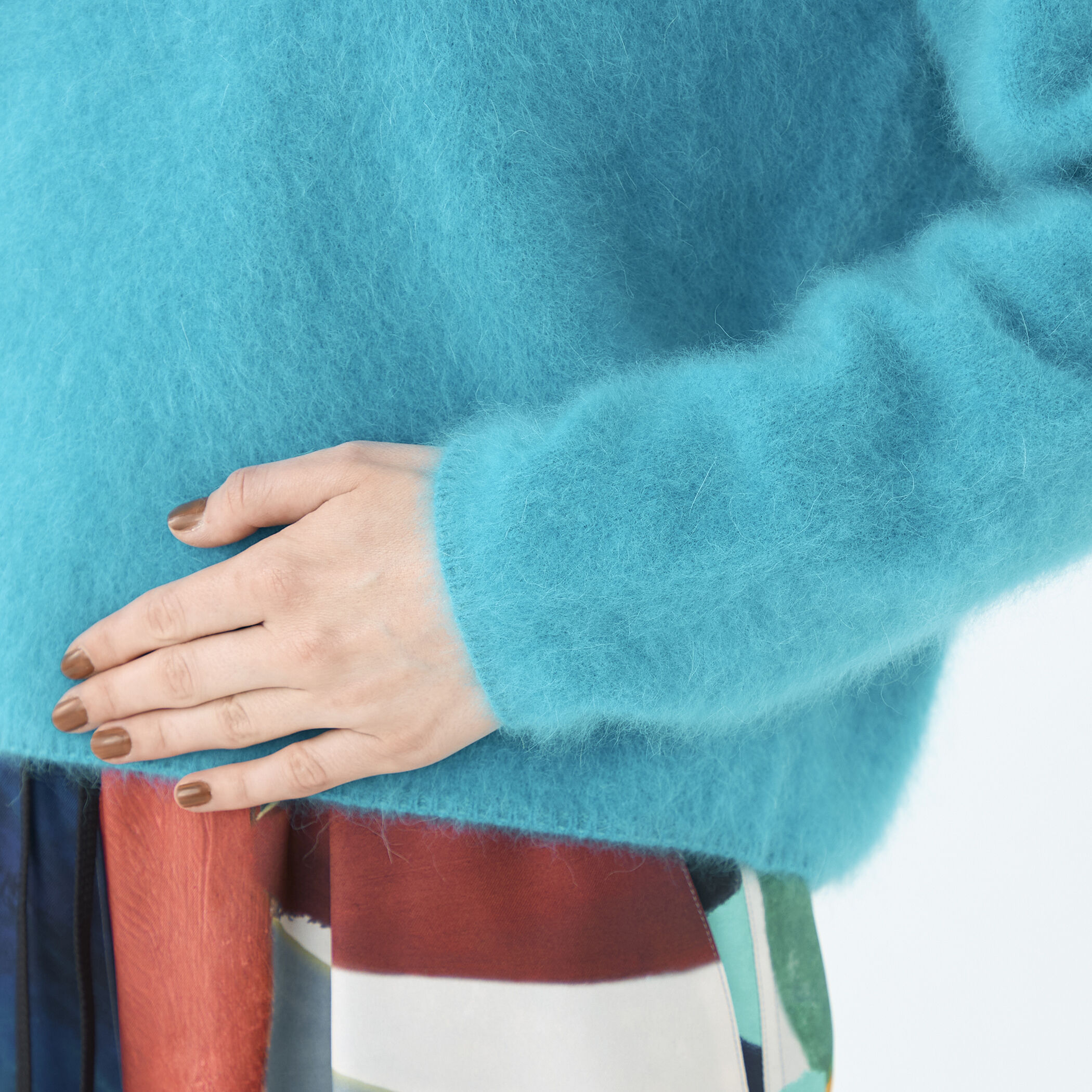 フラッフィーヤーン Vネックプルオーバー｜トゥモローランド 公式通販