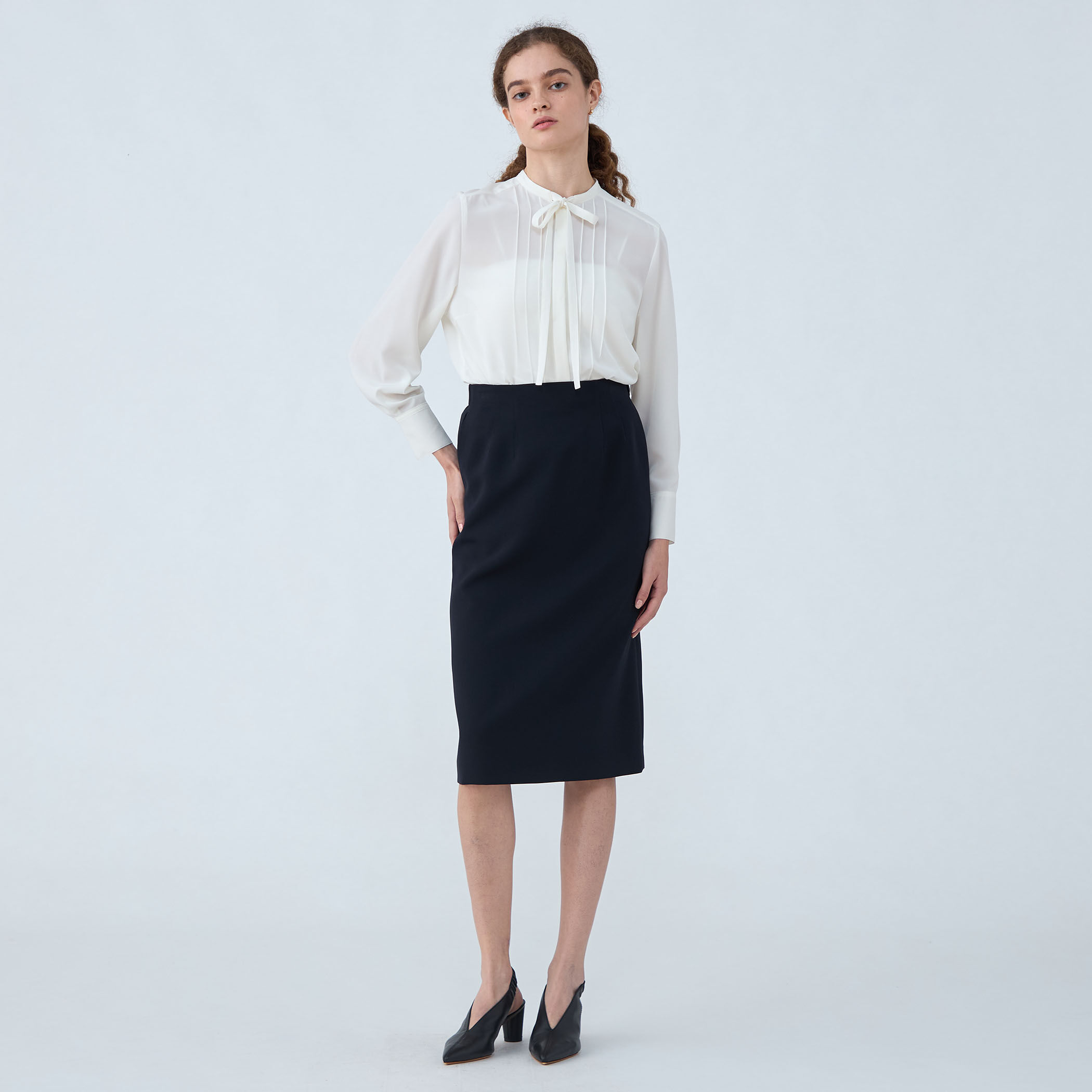 ドライダブルクロス Iラインスカート｜トゥモローランド 公式通販