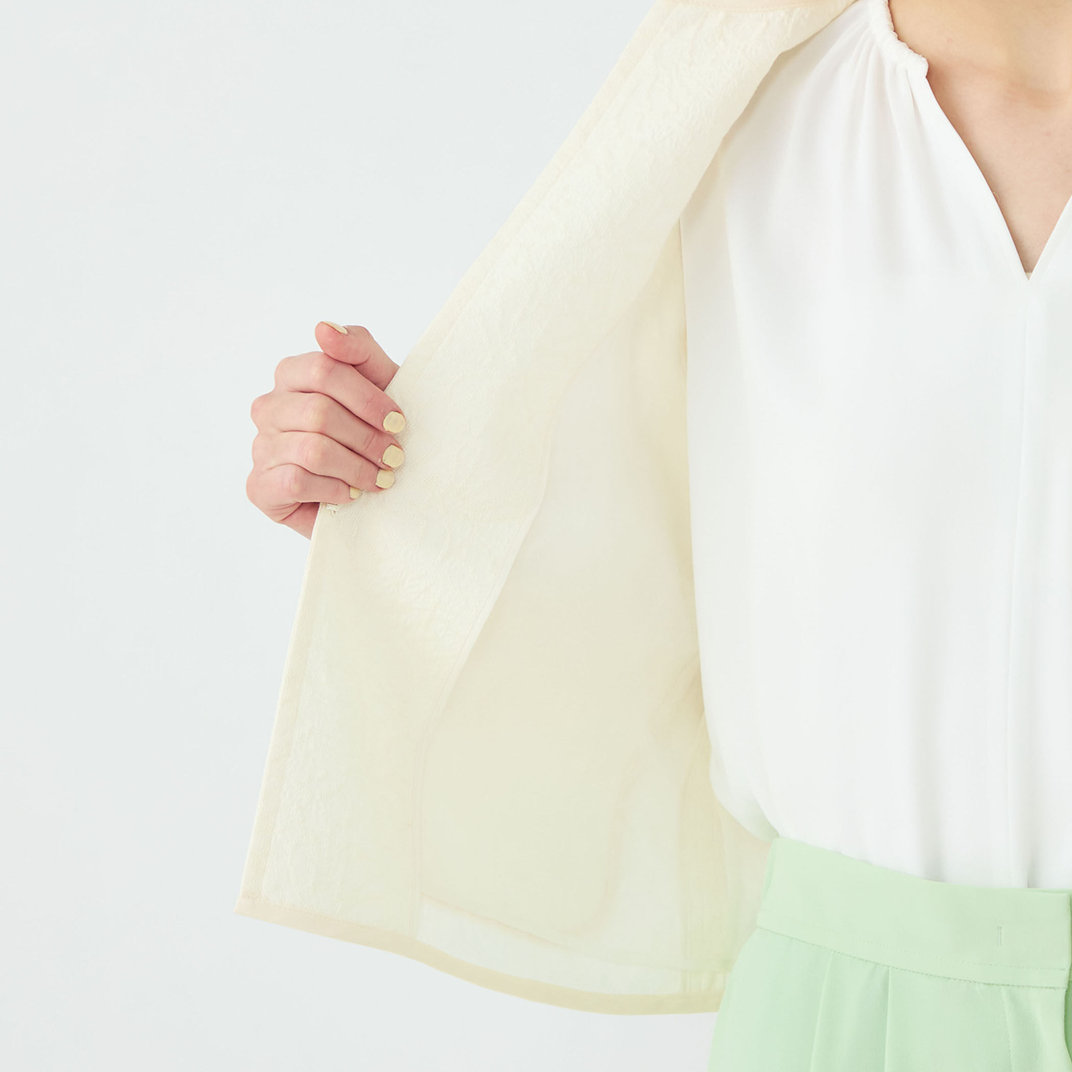 WEB先行予約】アラベスクジャカード クルーネックジャケット