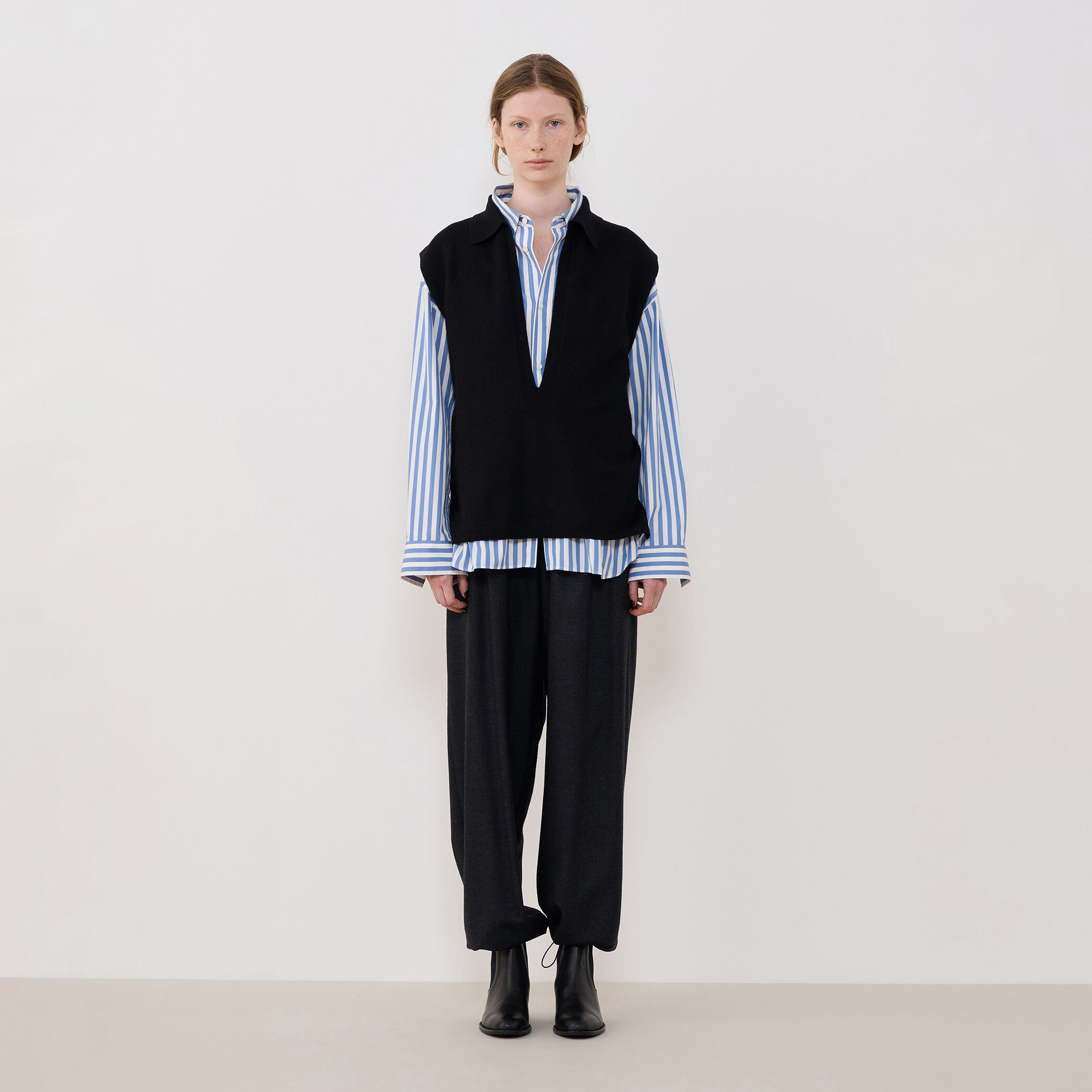 ウーステッドウールフラノ オーバルパンツ｜トゥモローランド 公式通販