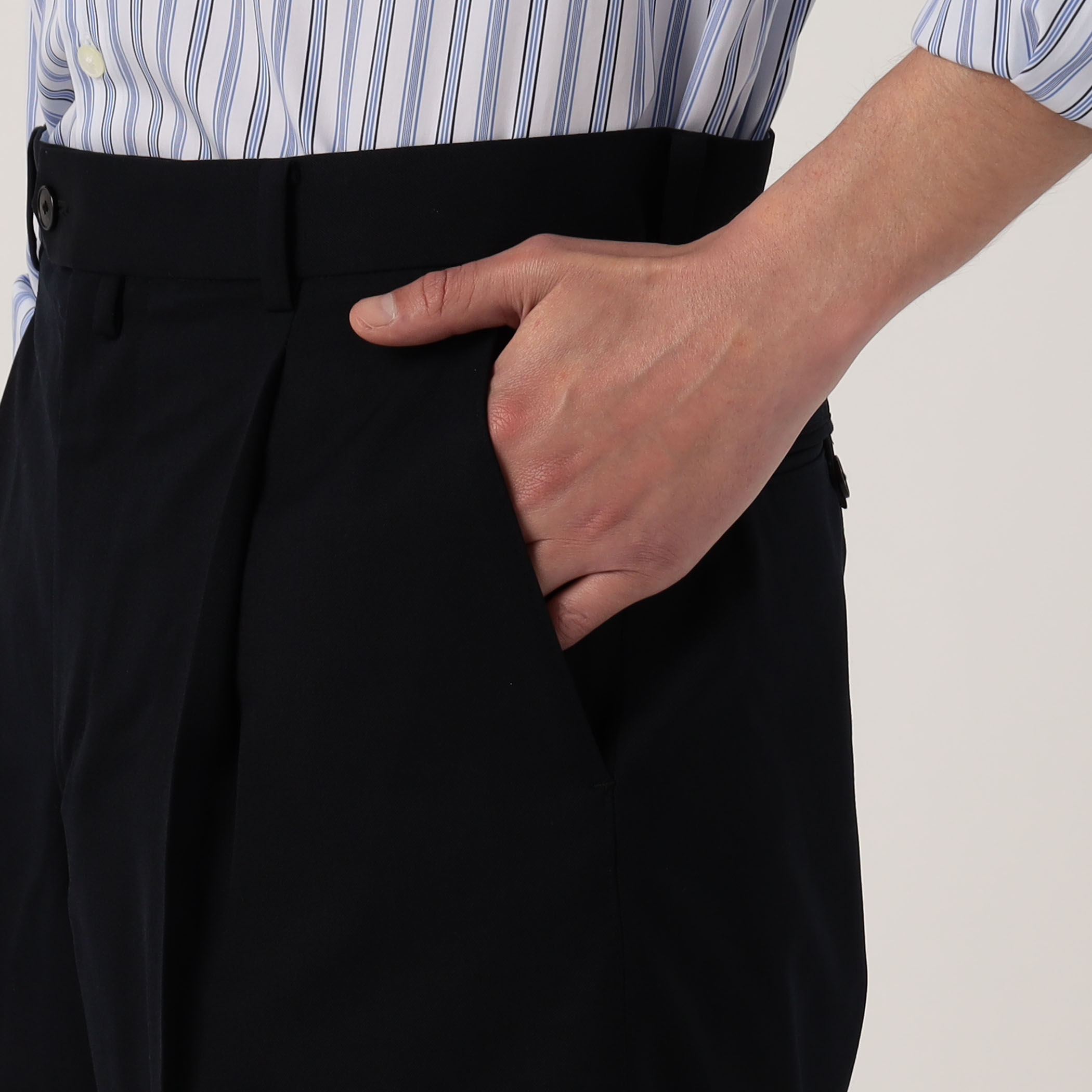 ウールポリエステルツイル バレルワイドショートパンツ