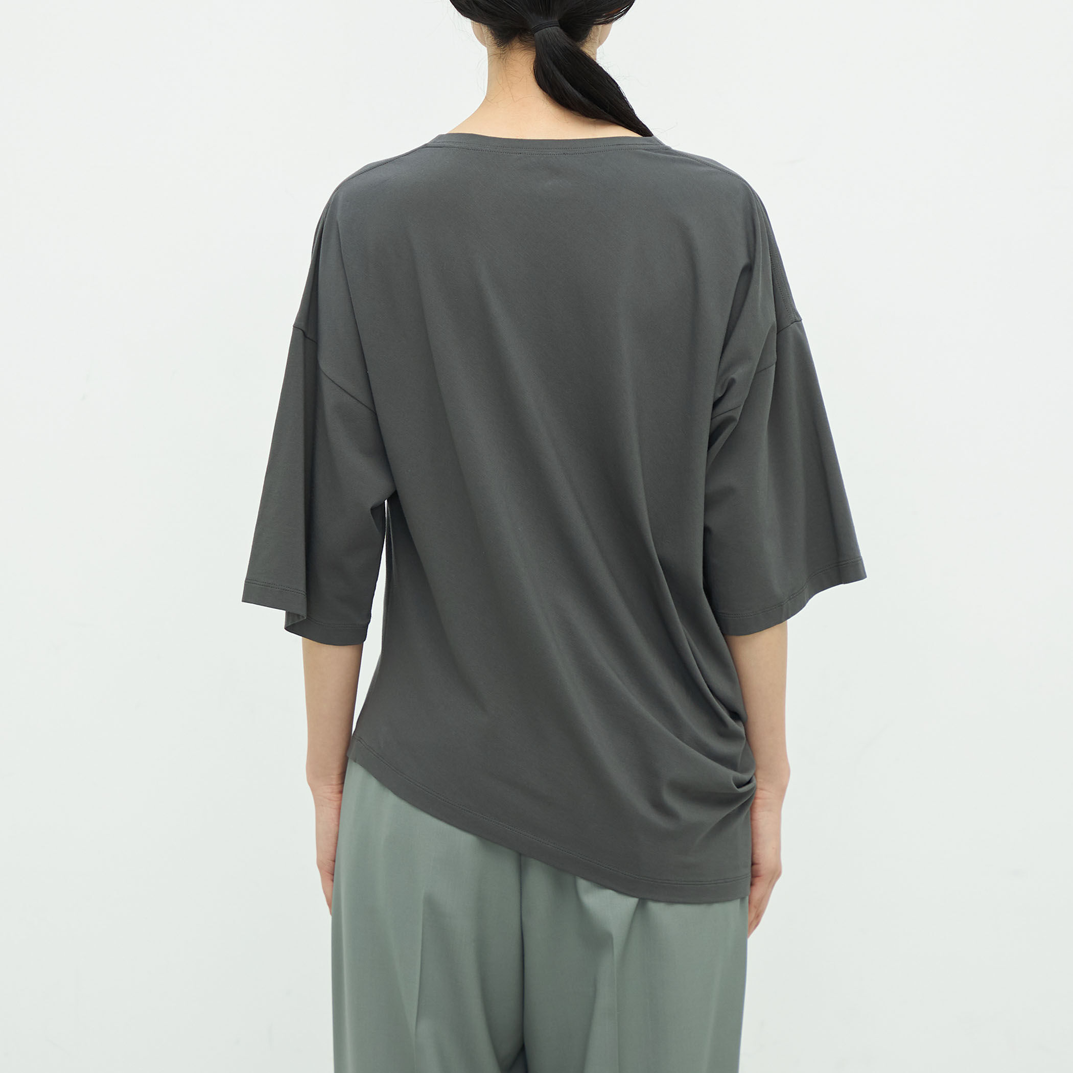 コットンテンセル アシンメトリックTシャツ｜トゥモローランド 公式サイト