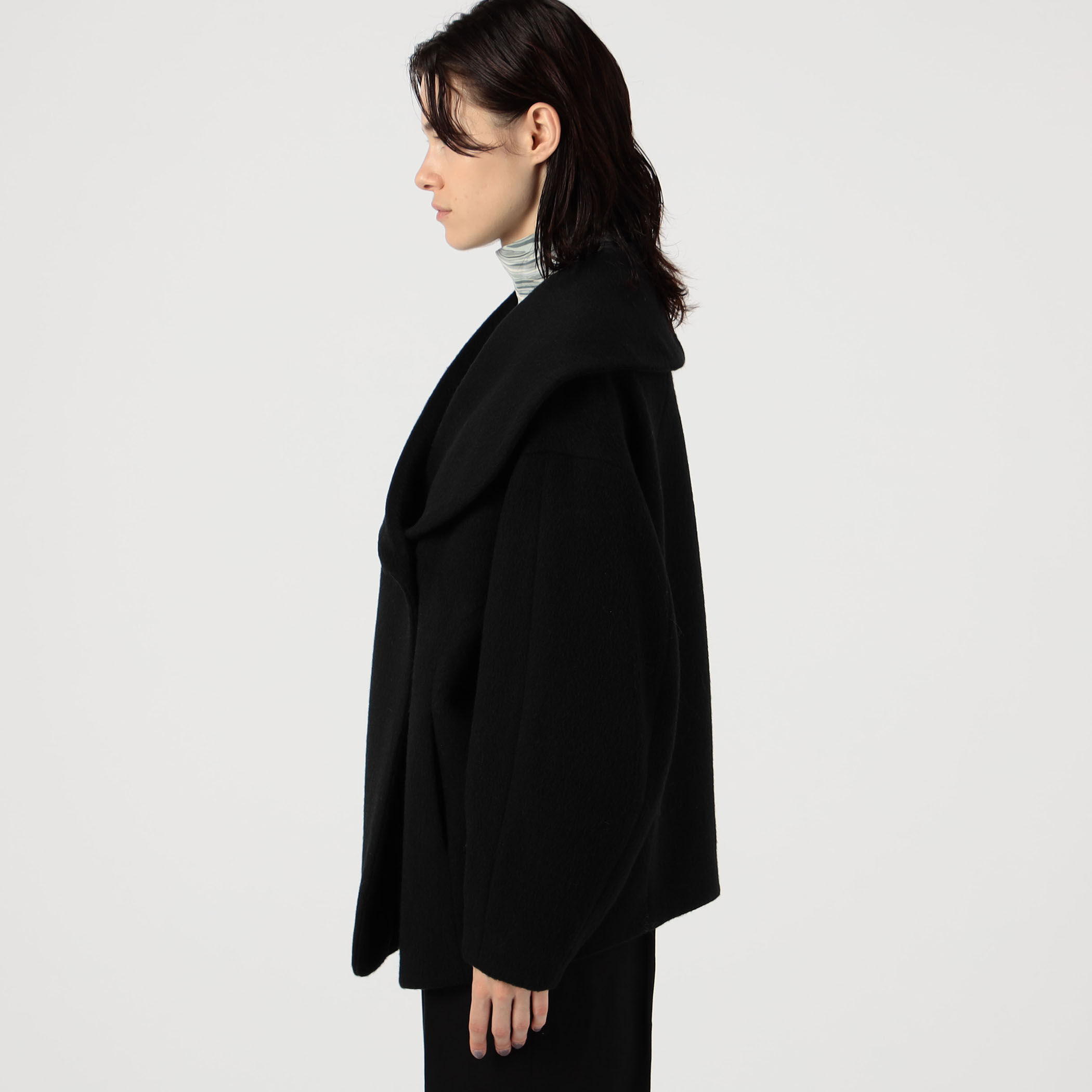 Mame Kurogouchi Wool Arupaka Shawl Collar Short Cort