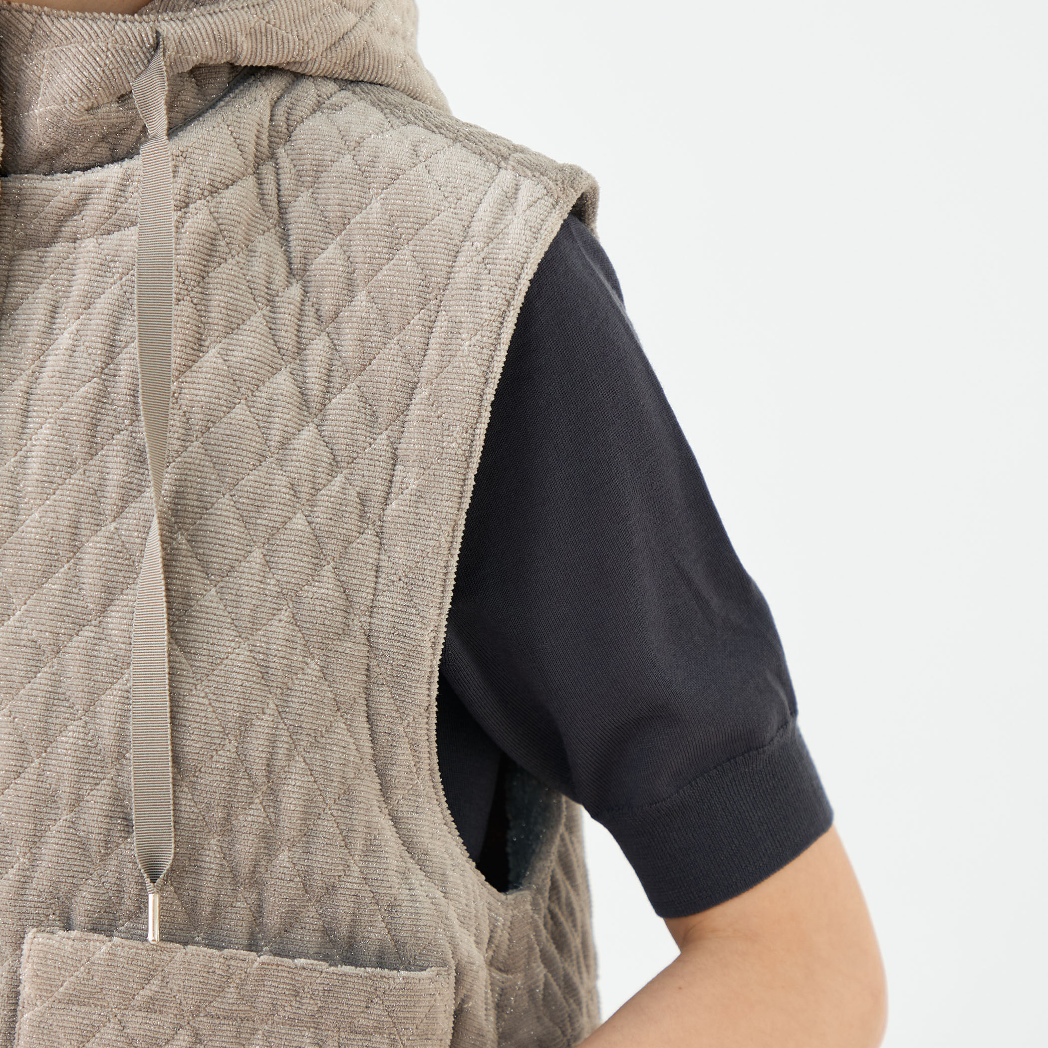 □キルティングベロア ショートベスト｜トゥモローランド 公式通販