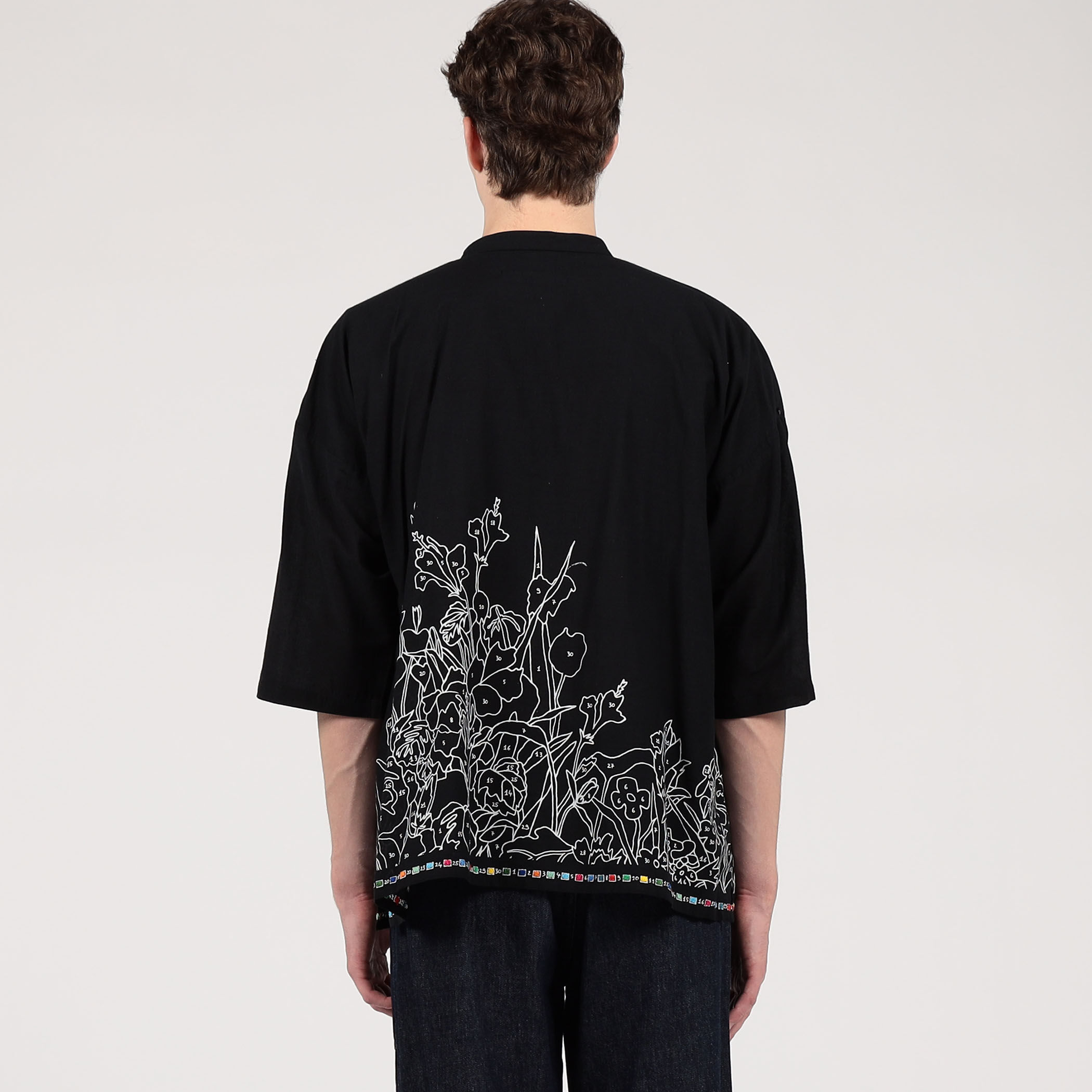 公式の店舗 THE mii FUMI ショートスリーブシャツ エンブロイダリー KAFTAN トップス