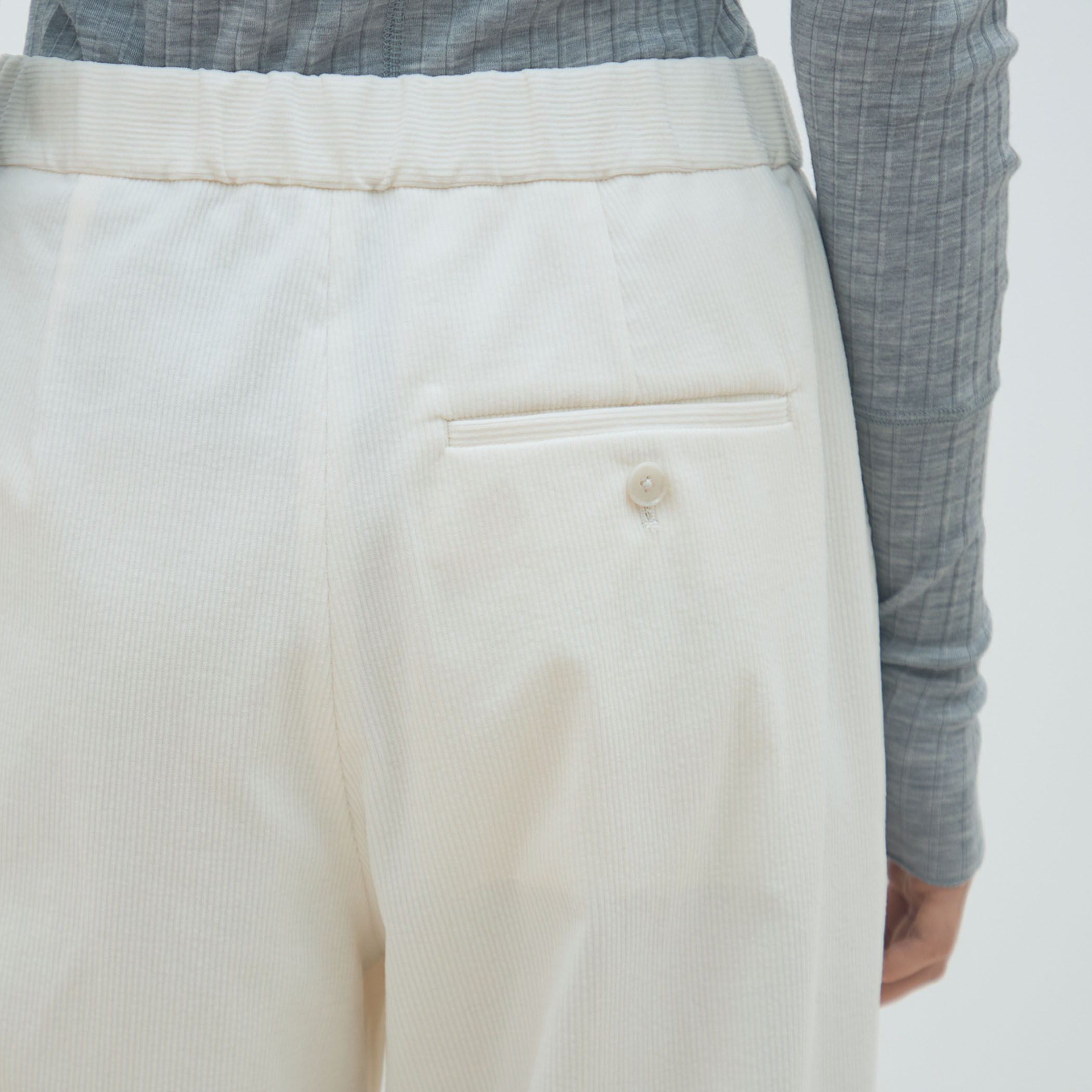 コットンコーデュロイ タックストレートパンツ｜トゥモローランド 公式通販