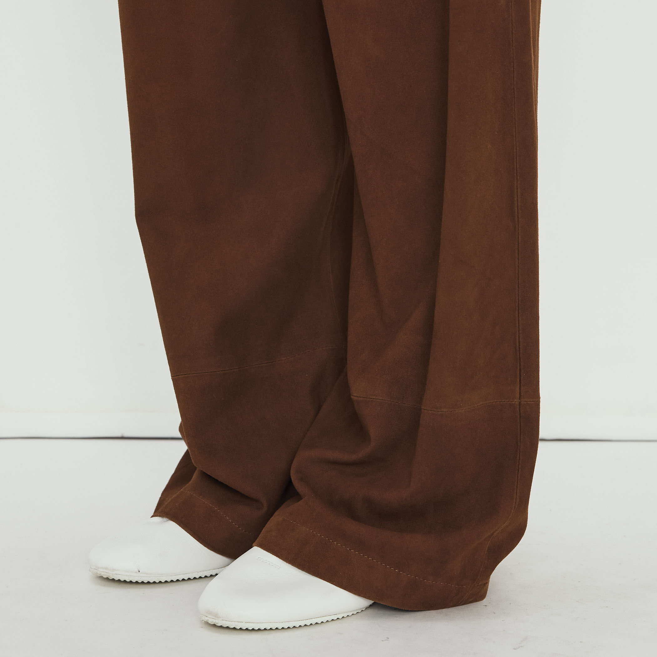 METIS SUEDE ドローストリングパンツ｜トゥモローランド 公式サイト