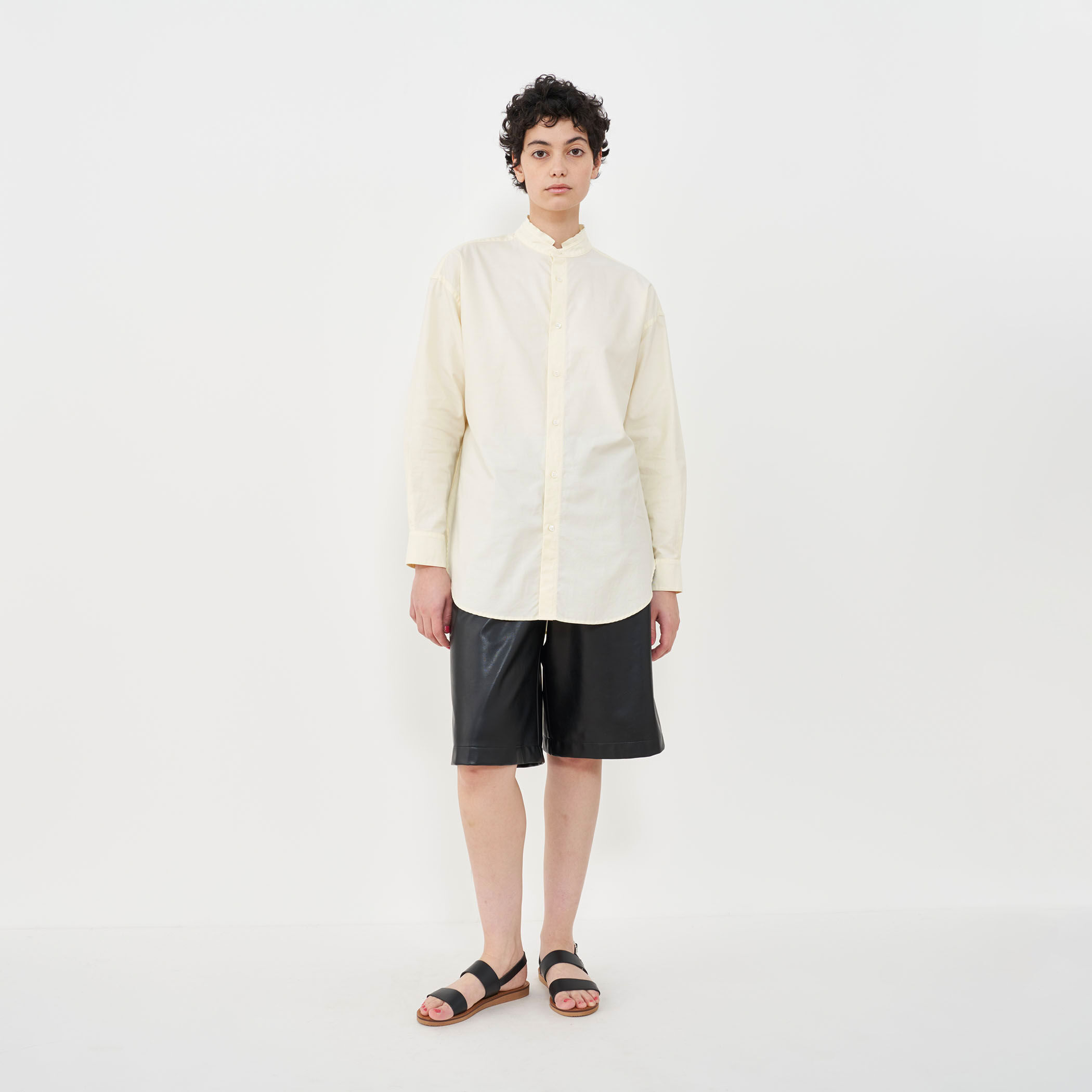 【GALERIE VIE】プレミアムオックス カットオフスタンドカラーシャツ GALERIE VIE（ギャルリー ヴィー）の「プレミアムオックス