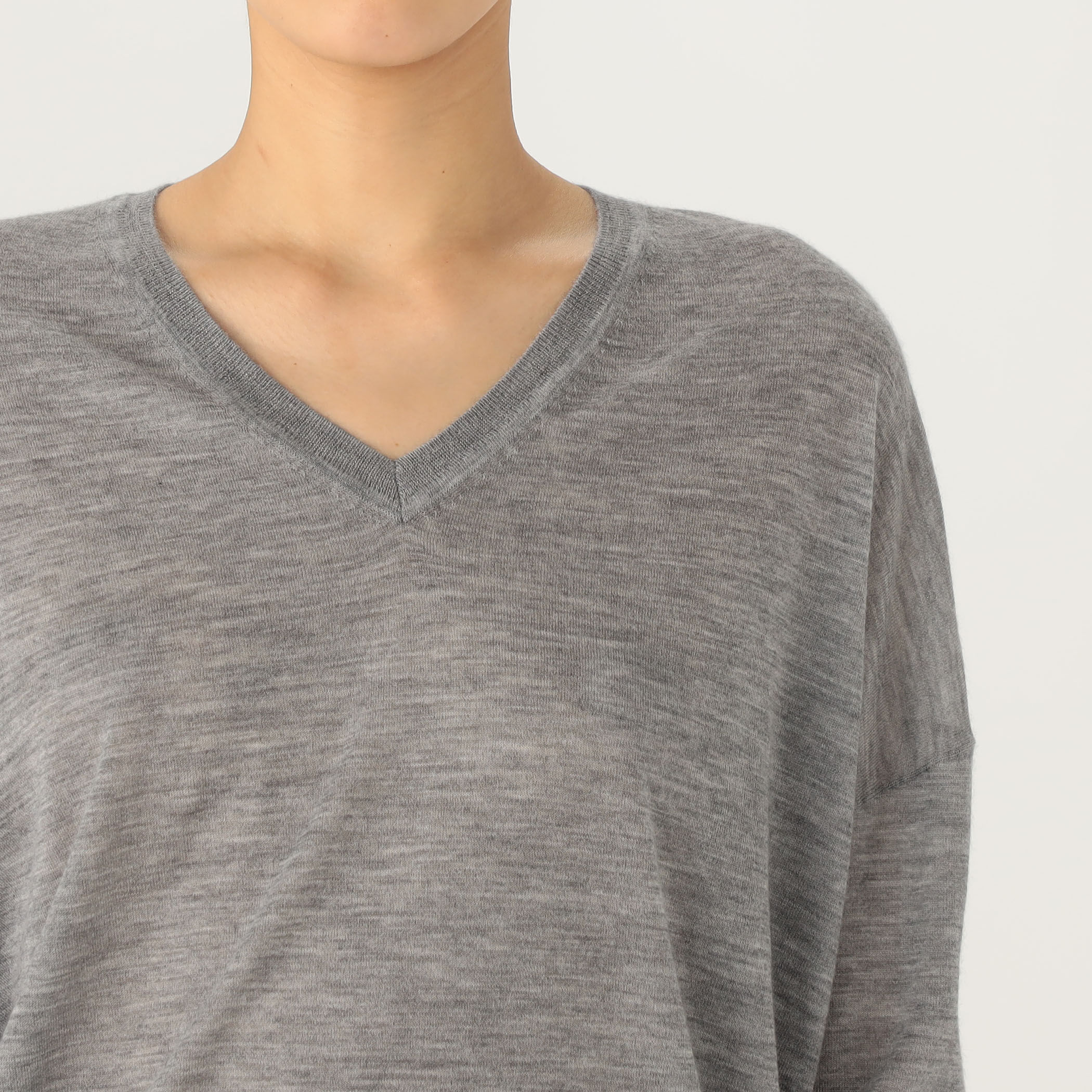 Tomorrowland .Bグレー Vネック カシミヤニットフリーサイズ ハイゲージカシミヤ Vネックプルオーバー｜トゥモローランド 公式通販
