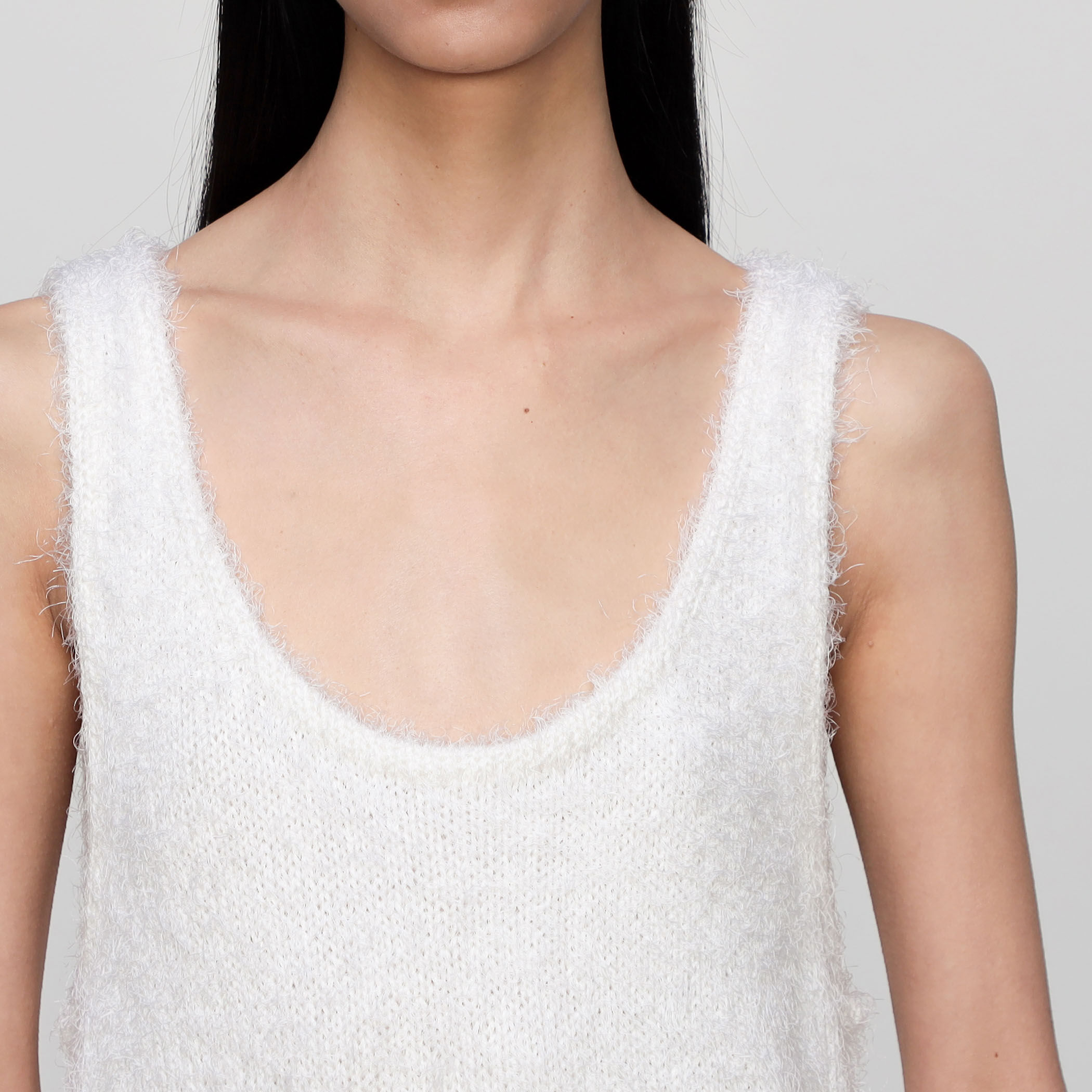 シルクカシミヤヘアリー ノースリーブプルオーバー｜トゥモローランド