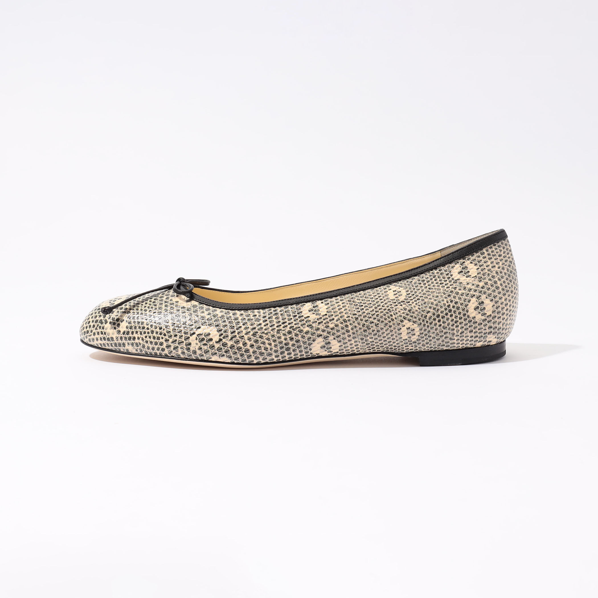 MANOLO BLAHNIK VERALLIM フラットバレエシューズ｜トゥモローランド