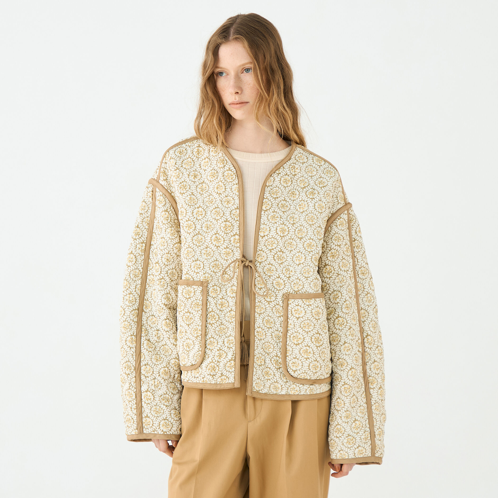 美品 トゥモローランド ソレイアード リバーシブル キルティングジャケット 美品 トゥモローランド ソレイアード リバーシブル キルティング