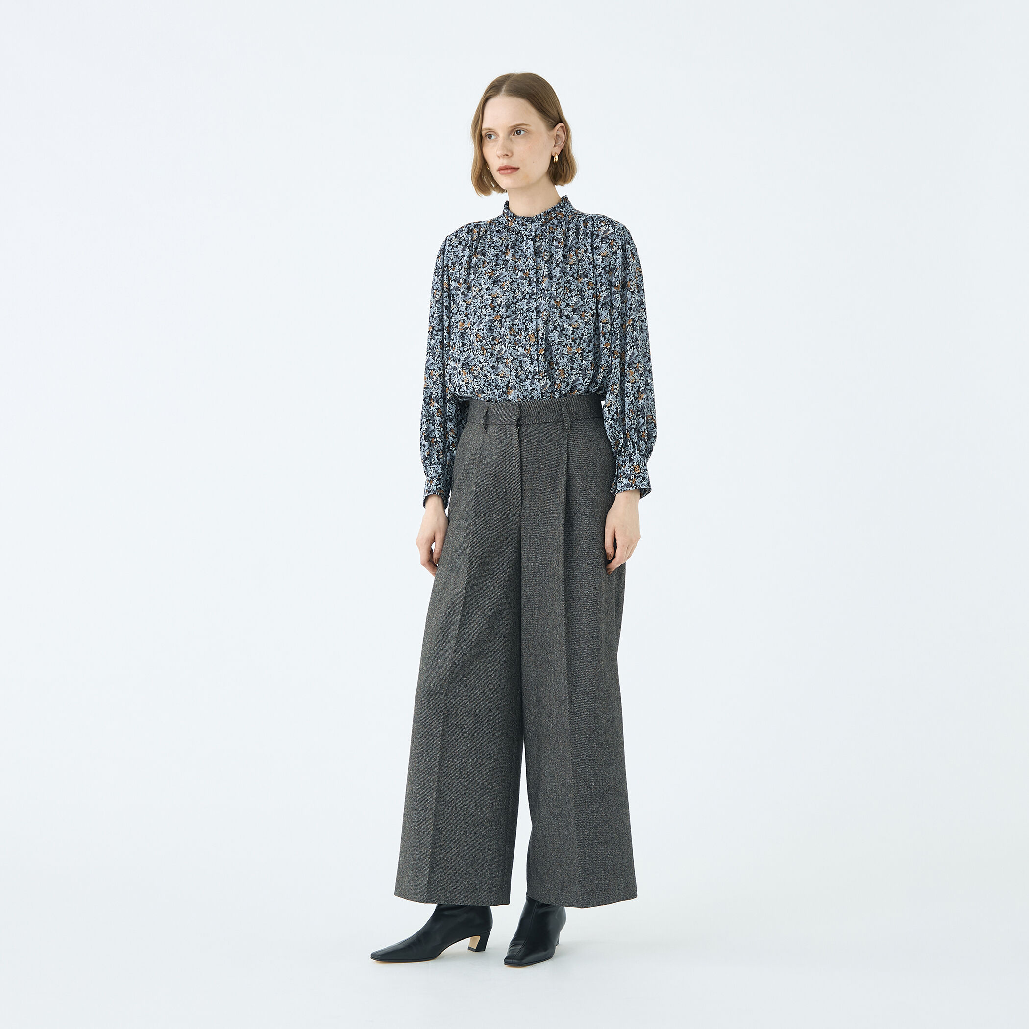 ブローフラワープリント フリルブラウス｜トゥモローランド 公式通販