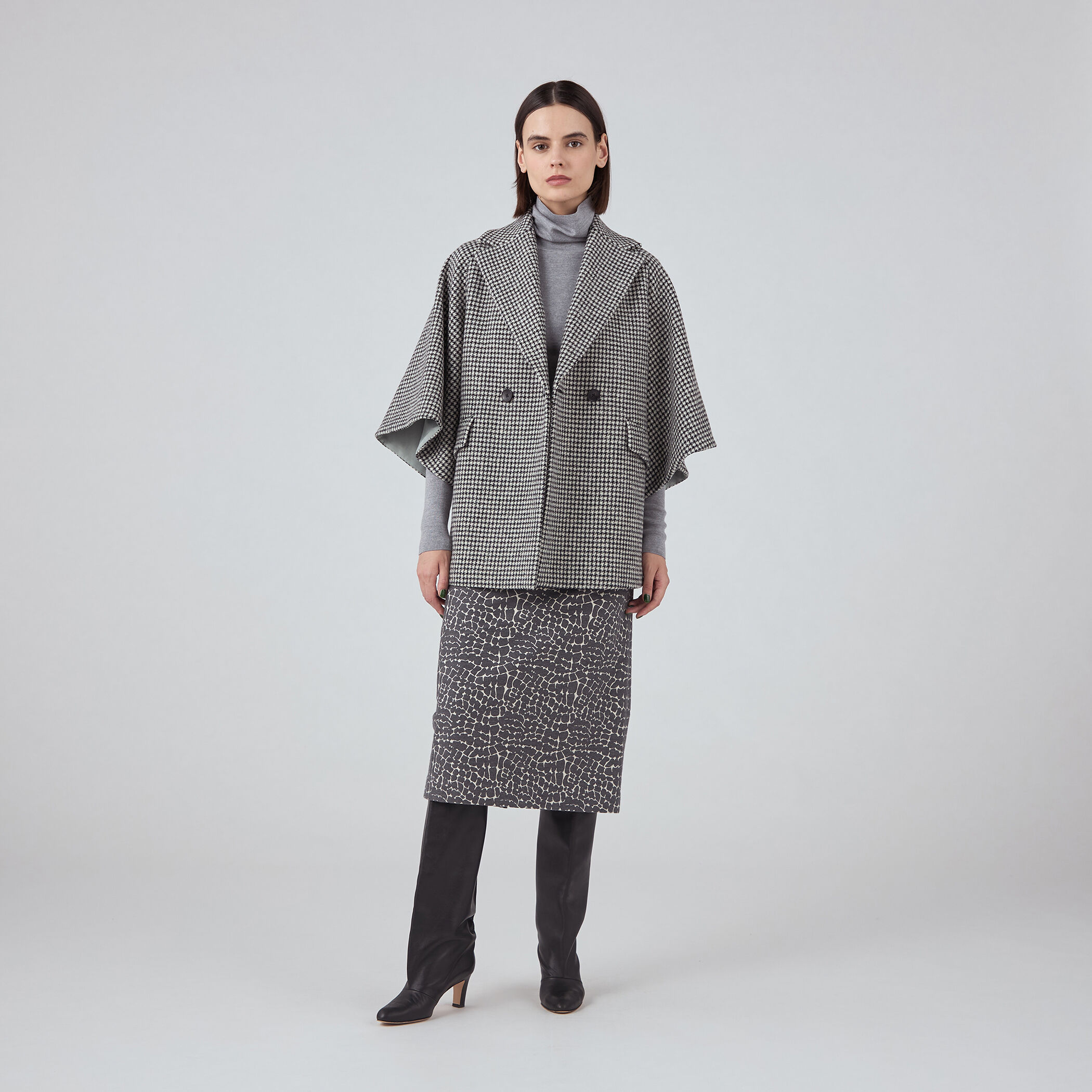 ★新品・未使用タグ付き★ TOMORROWLAND/パールコンビショートケープ TOMORROWLAND（トゥモローランド） モヘヤダイアゴナル ショート