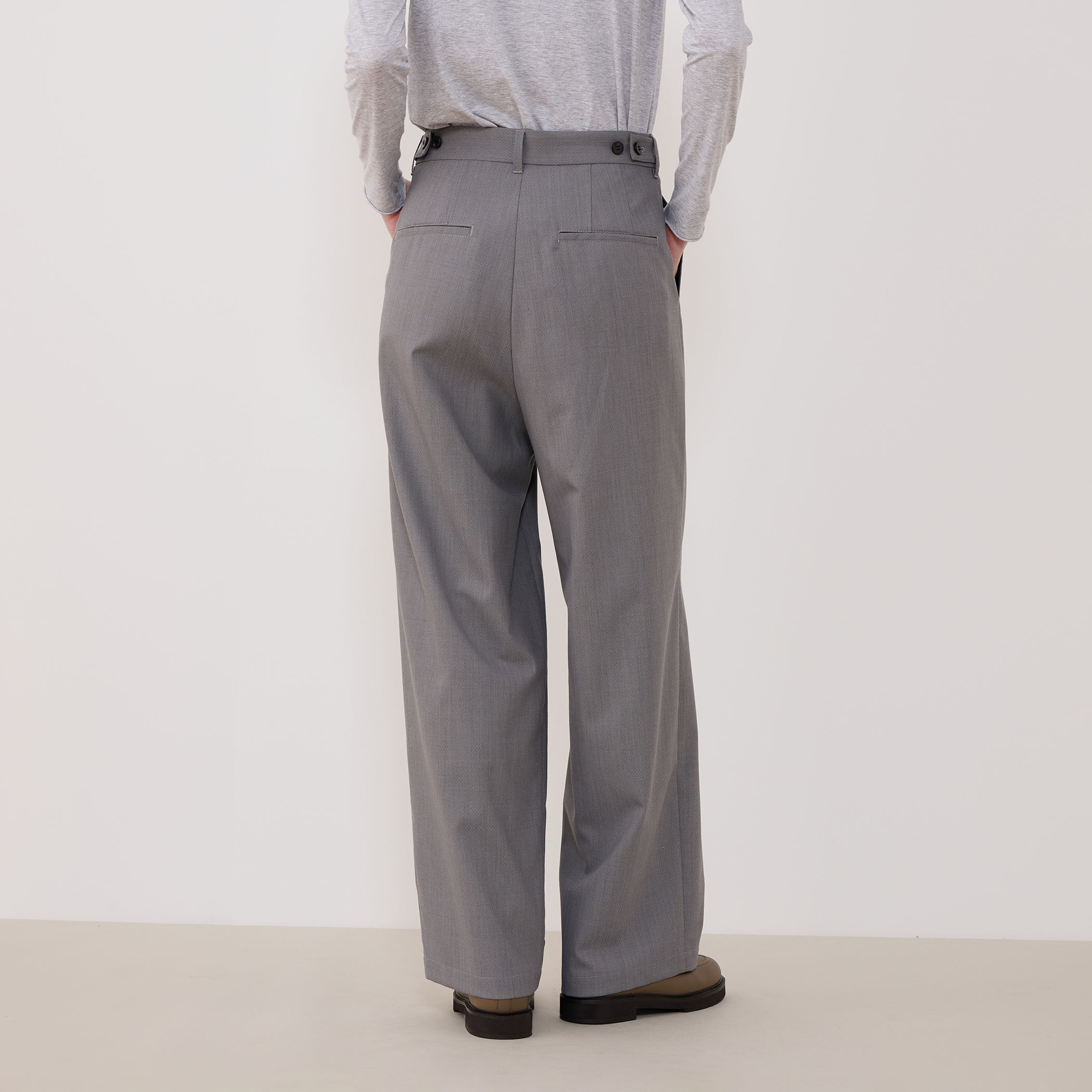 クレープウールストレッチ ストレートパンツ｜トゥモローランド 公式通販