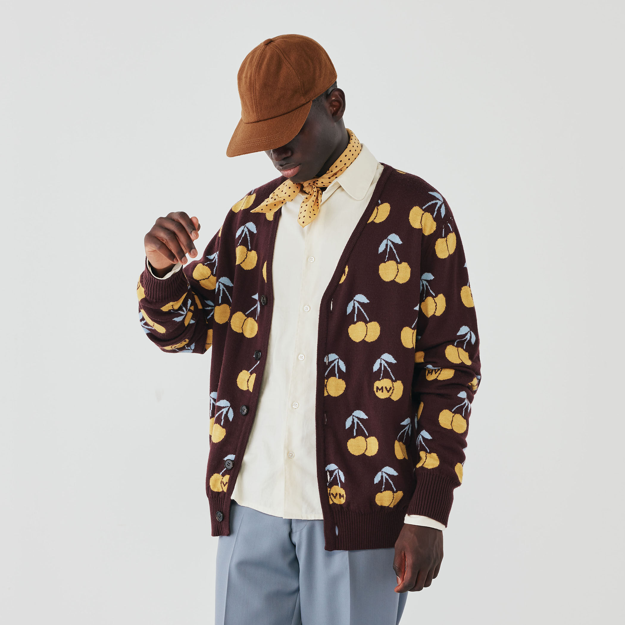 ウール チェリーモチーフ Vネックリバーシブルカーディガン