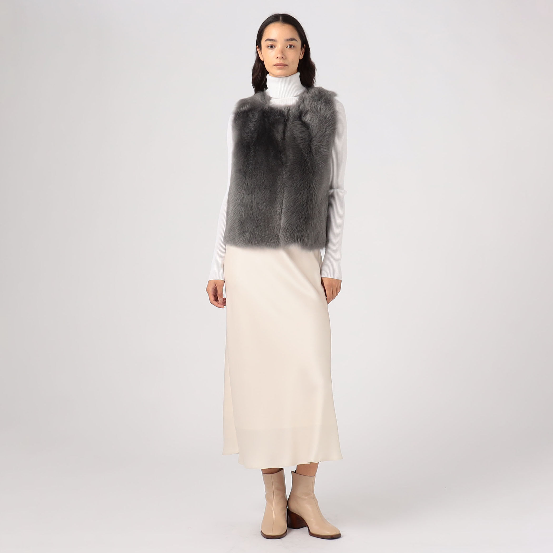 KARL DONOGHUE ショートムートンジレ｜トゥモローランド 公式通販