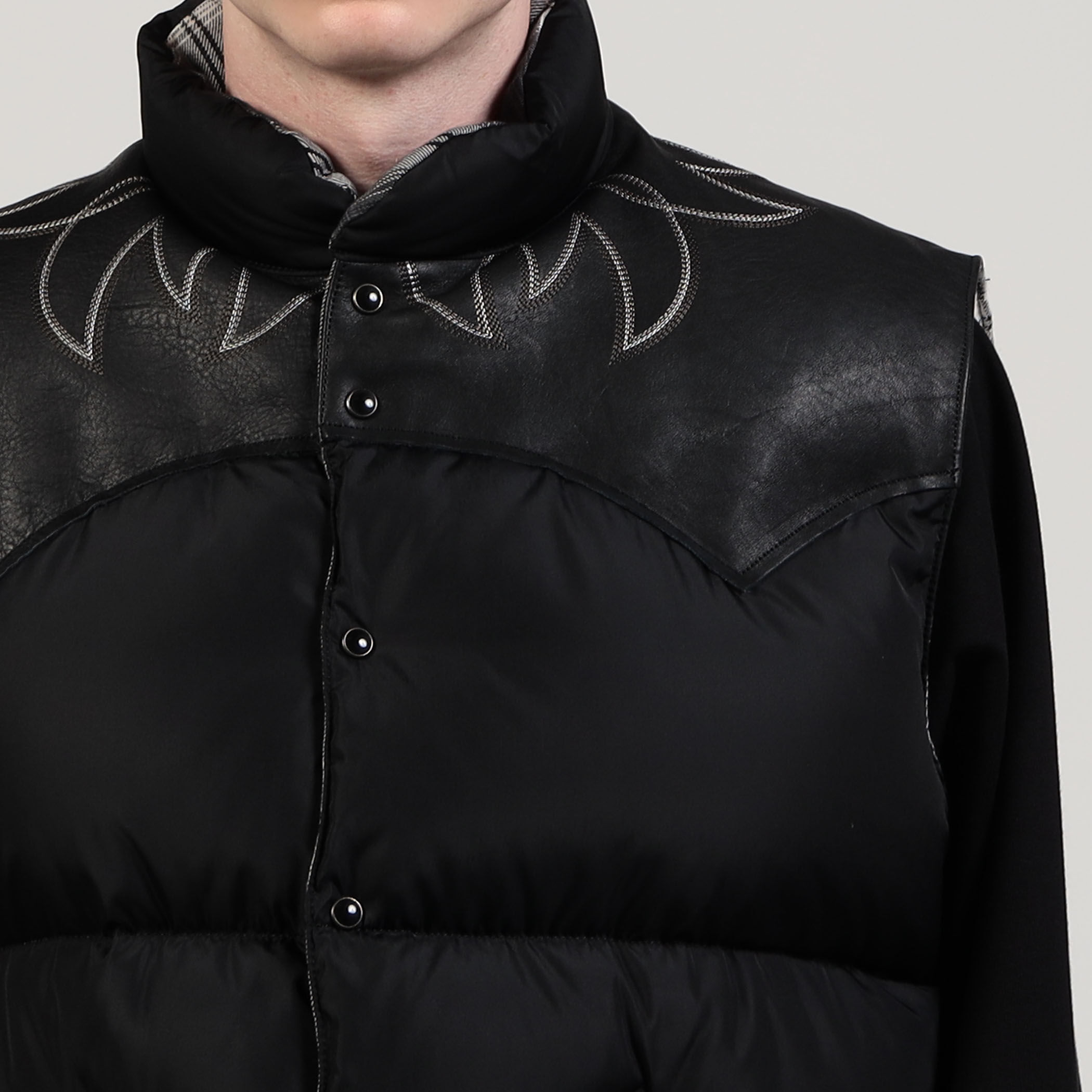 Rafu DOWN VEST W/EMB'D｜トゥモローランド 公式通販