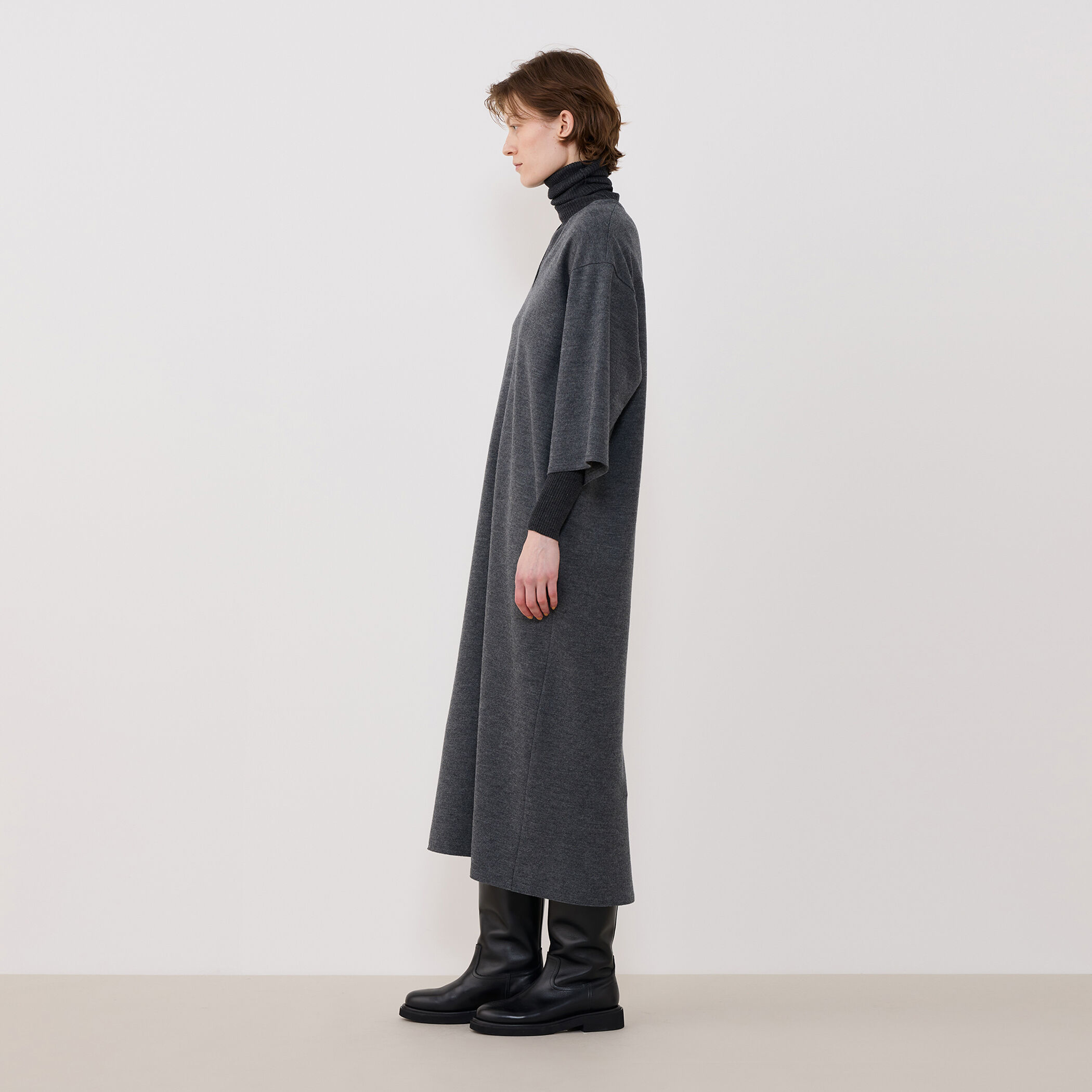 ミルドスムース Vネックワンピース｜トゥモローランド 公式通販