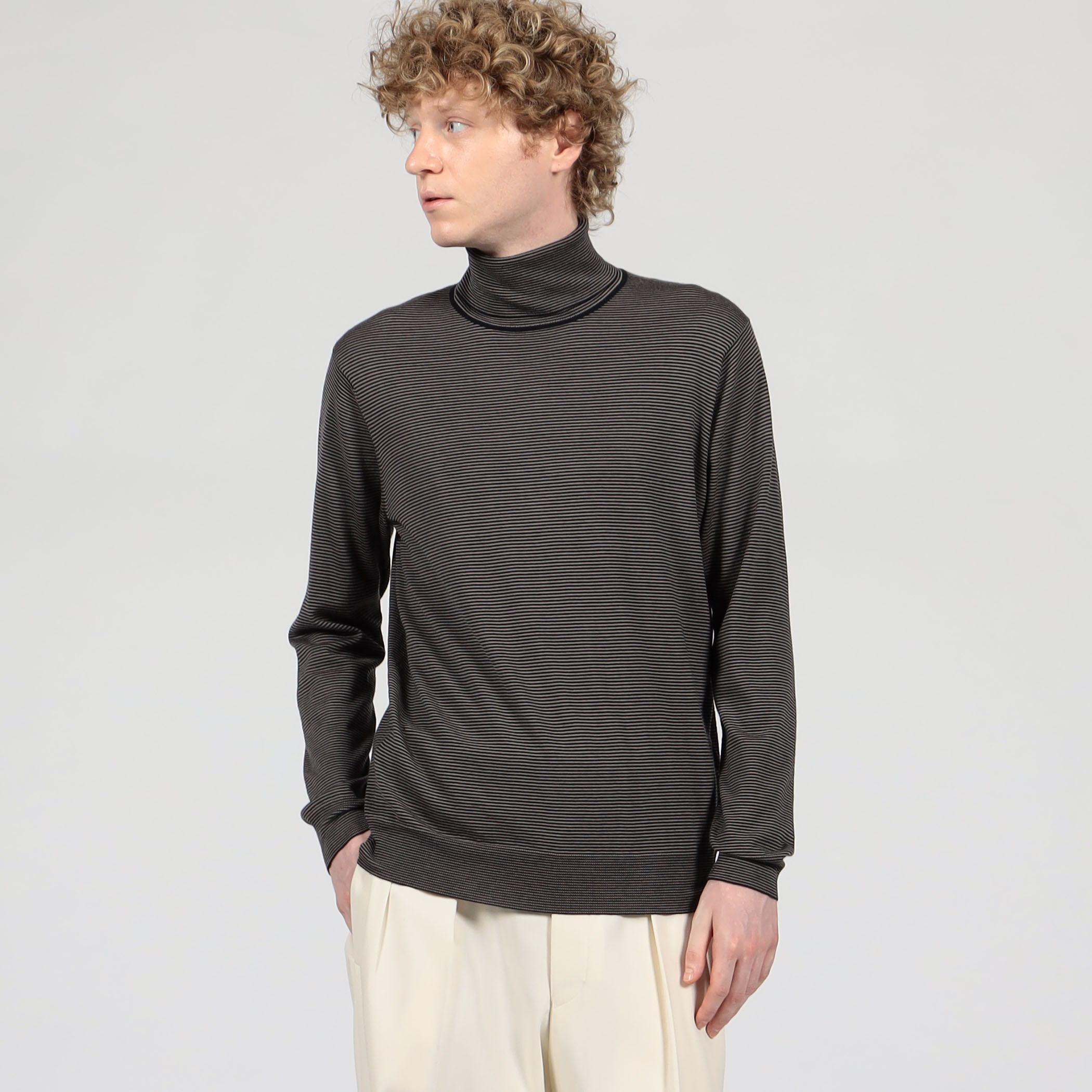 TOMORROWLAND スーパーファインメリノウール タートルネック TOMORROWLAND tricot スーパーファインメリノウール