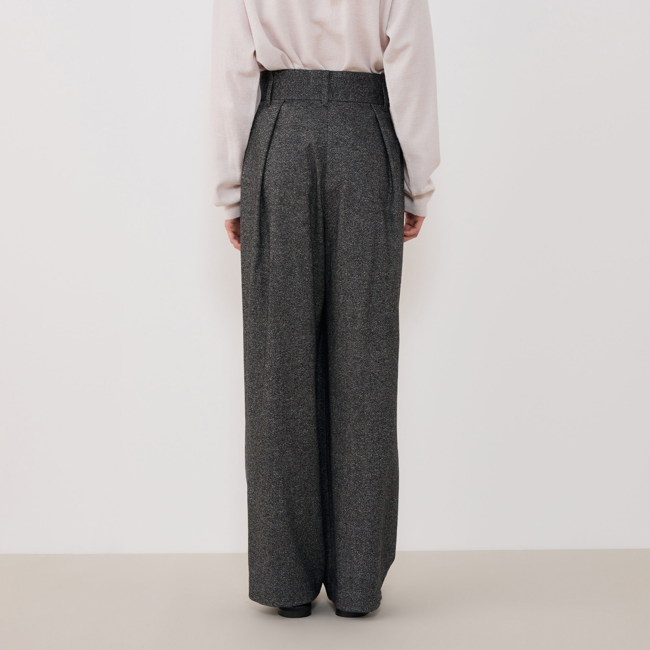 item612353e6683211f0be340242ac