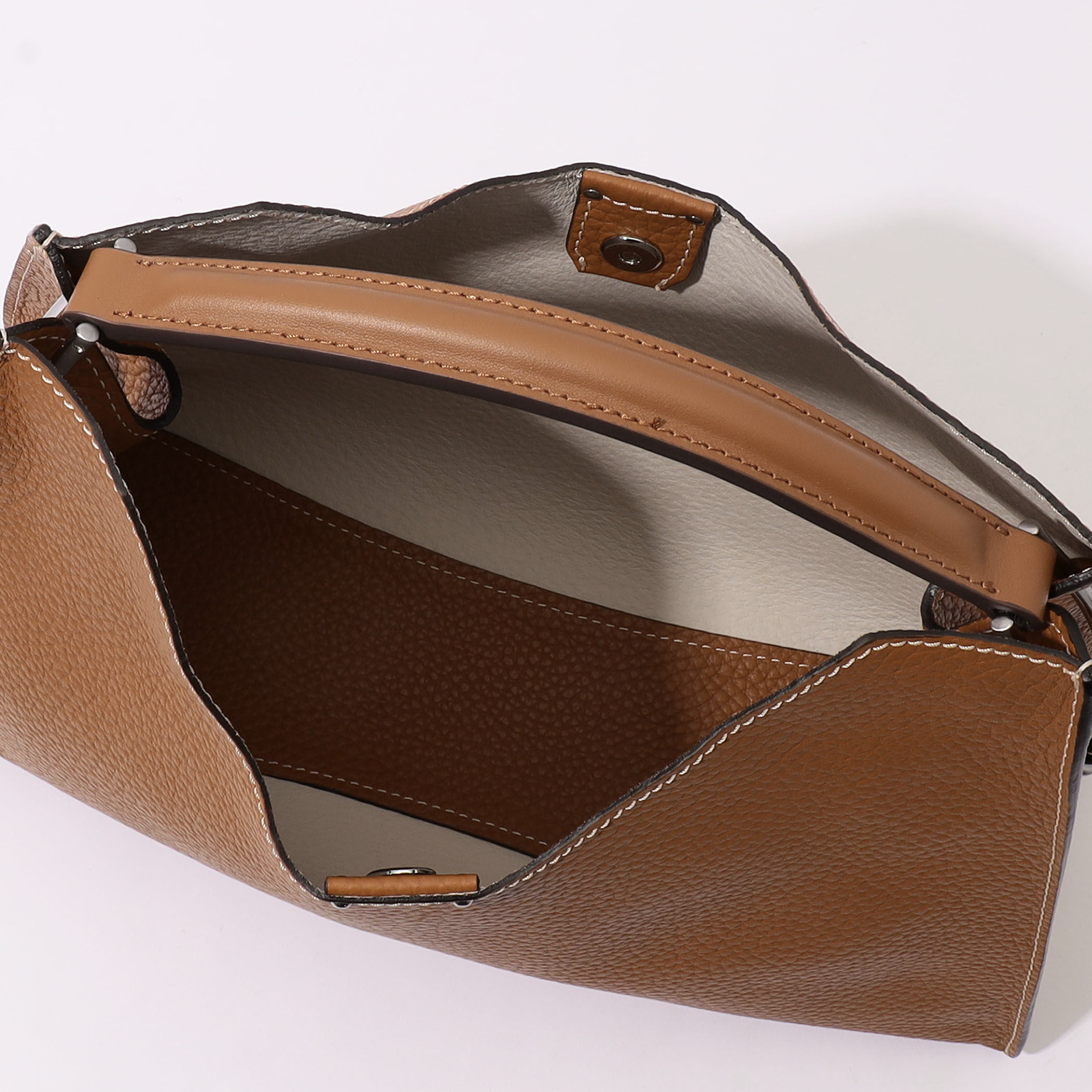 【GIANNI CHIARINI】レザー オーロラ ハンド バッグ ブラウン GIANNI CHIARINI AURORA ハンドバッグ｜トゥモローランド 公式通販