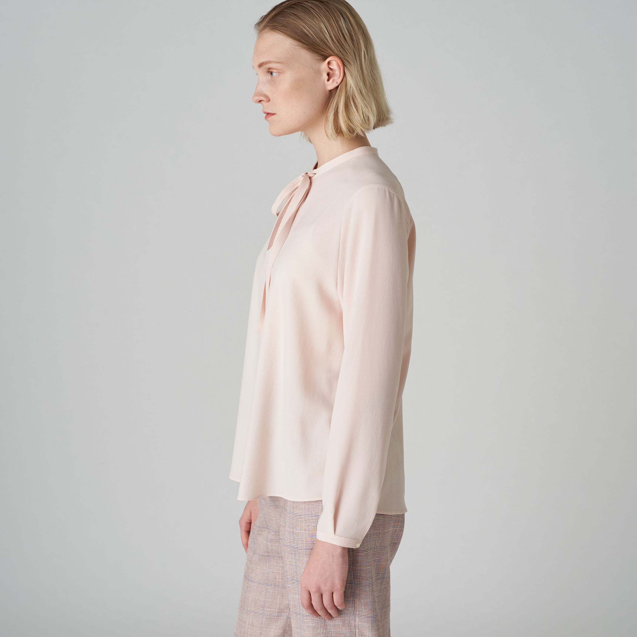 【完売品】トゥモローランド　ボウタイブラウス　ピンク　シアーブラウス　トップス ポリエステルアムンゼン ボウタイブラウス｜トゥモローランド 公式通販