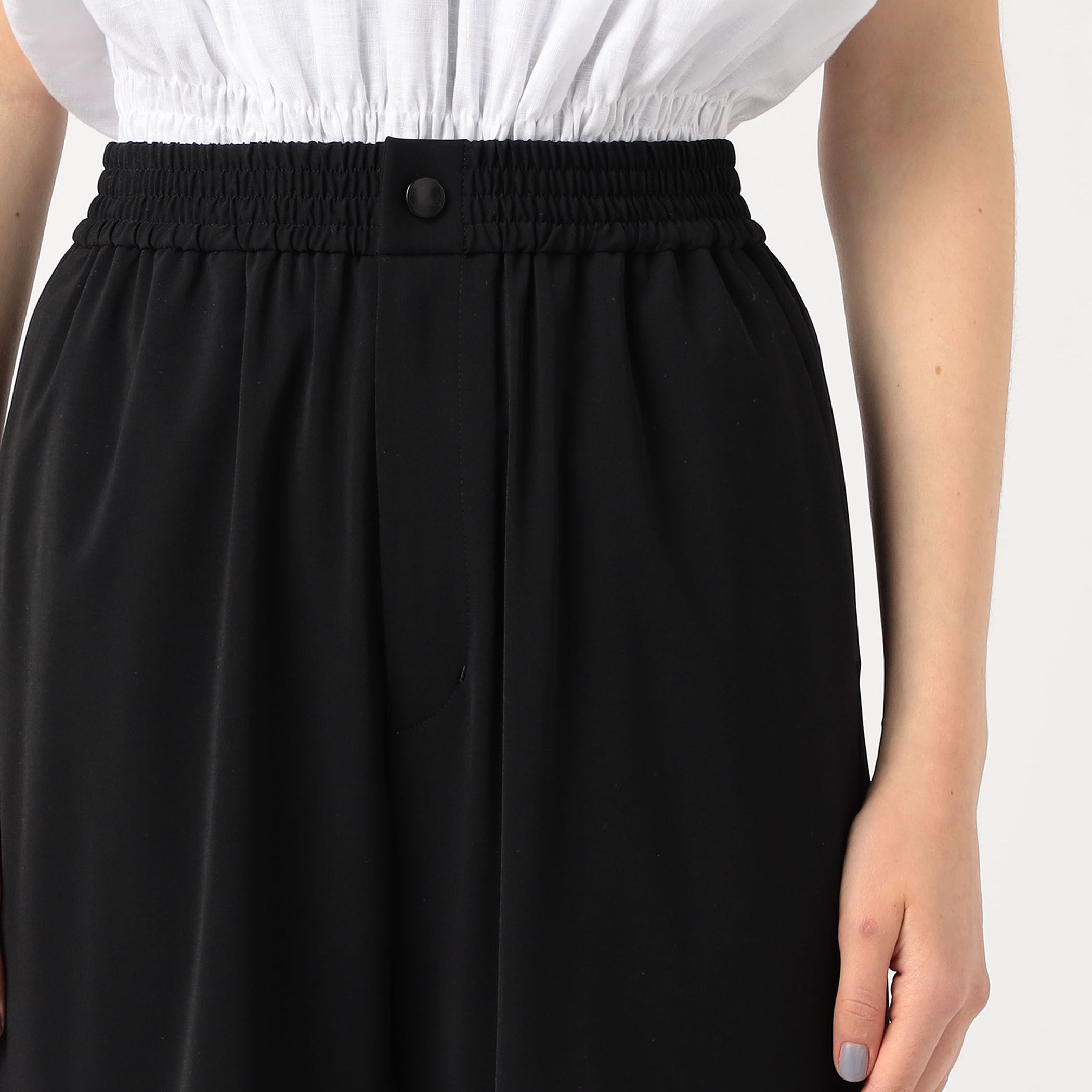ハイク　ワイドパンツ　リネン　ブラック ウエストゴム　ベルト　HYKE HYKE STRETCH WIDE LEG PANTS｜トゥモローランド 公式通販