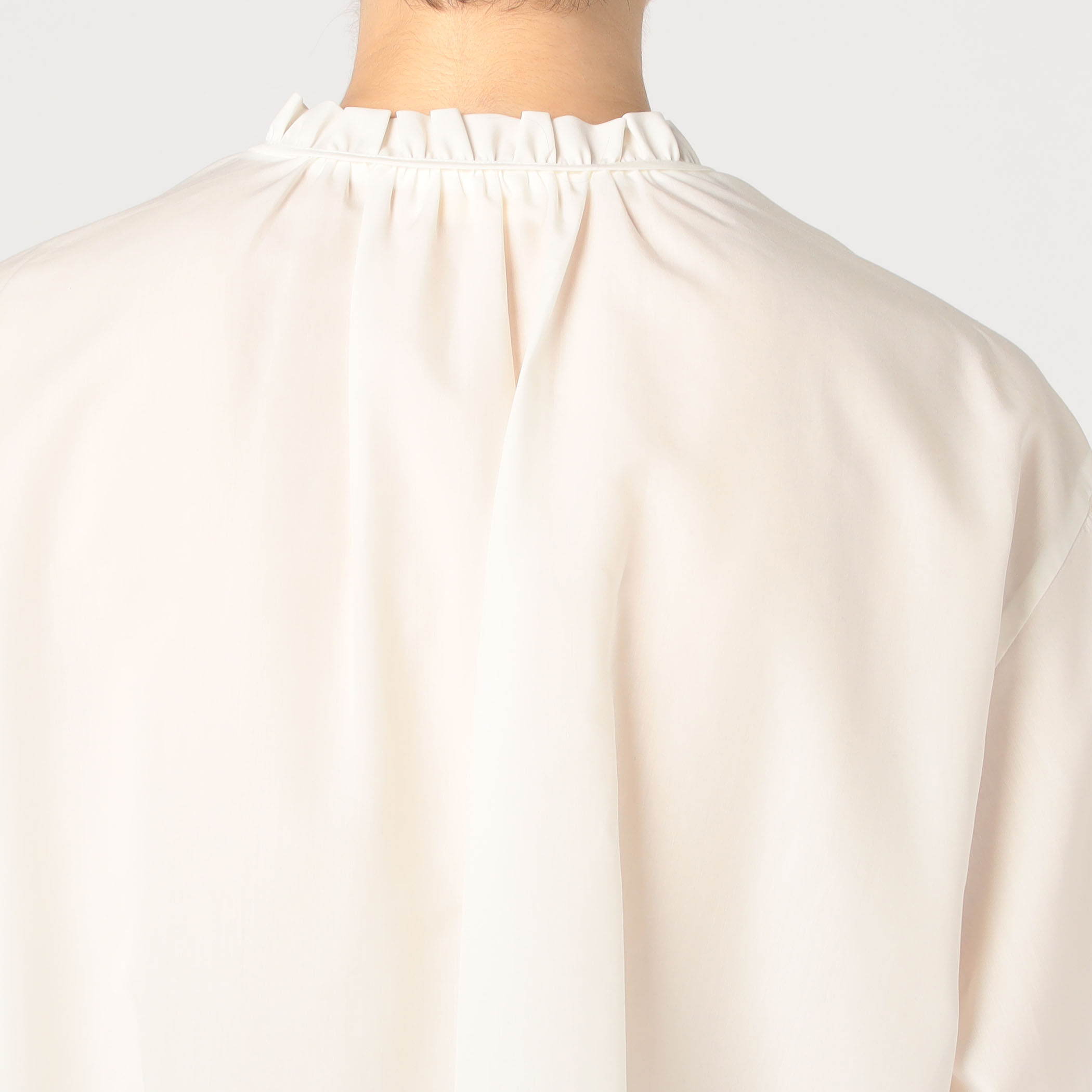 CELINEフリルラウンドカラーブラウス コットンポプリン ハイカウントポプリン フリルカラーブラウス｜トゥモローランド 公式通販