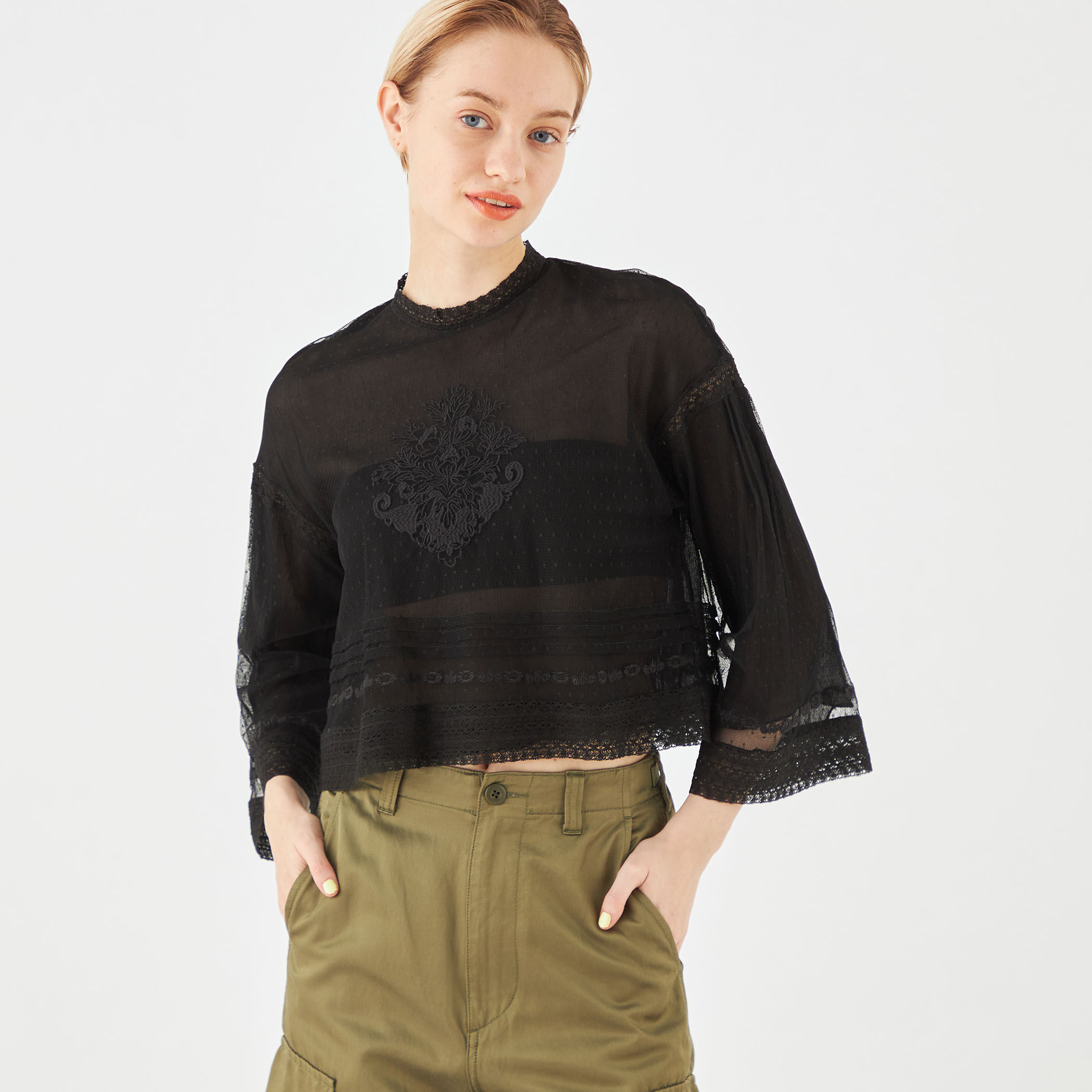 チュールエンブロイダリー クロップドブラウス｜トゥモローランド 公式通販