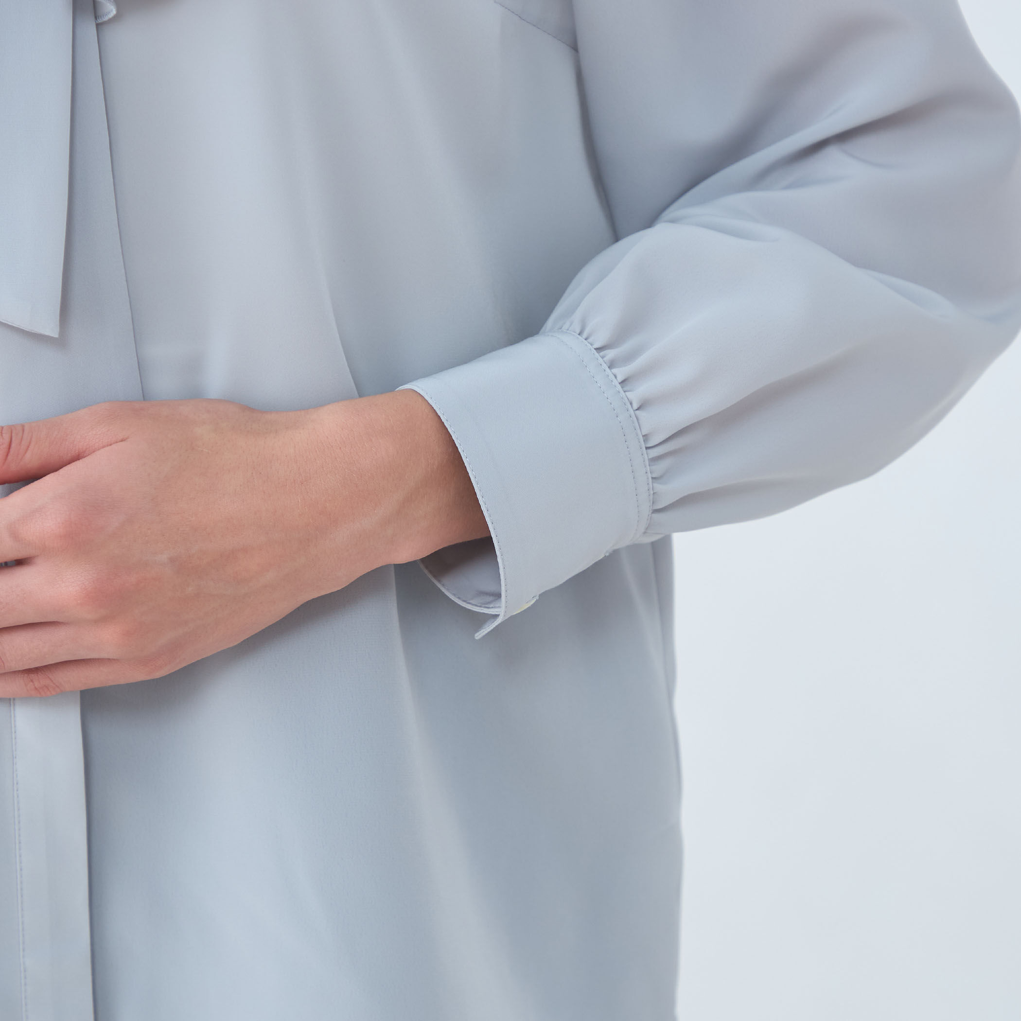 クリアデシン フリルボウタイブラウス｜トゥモローランド 公式通販