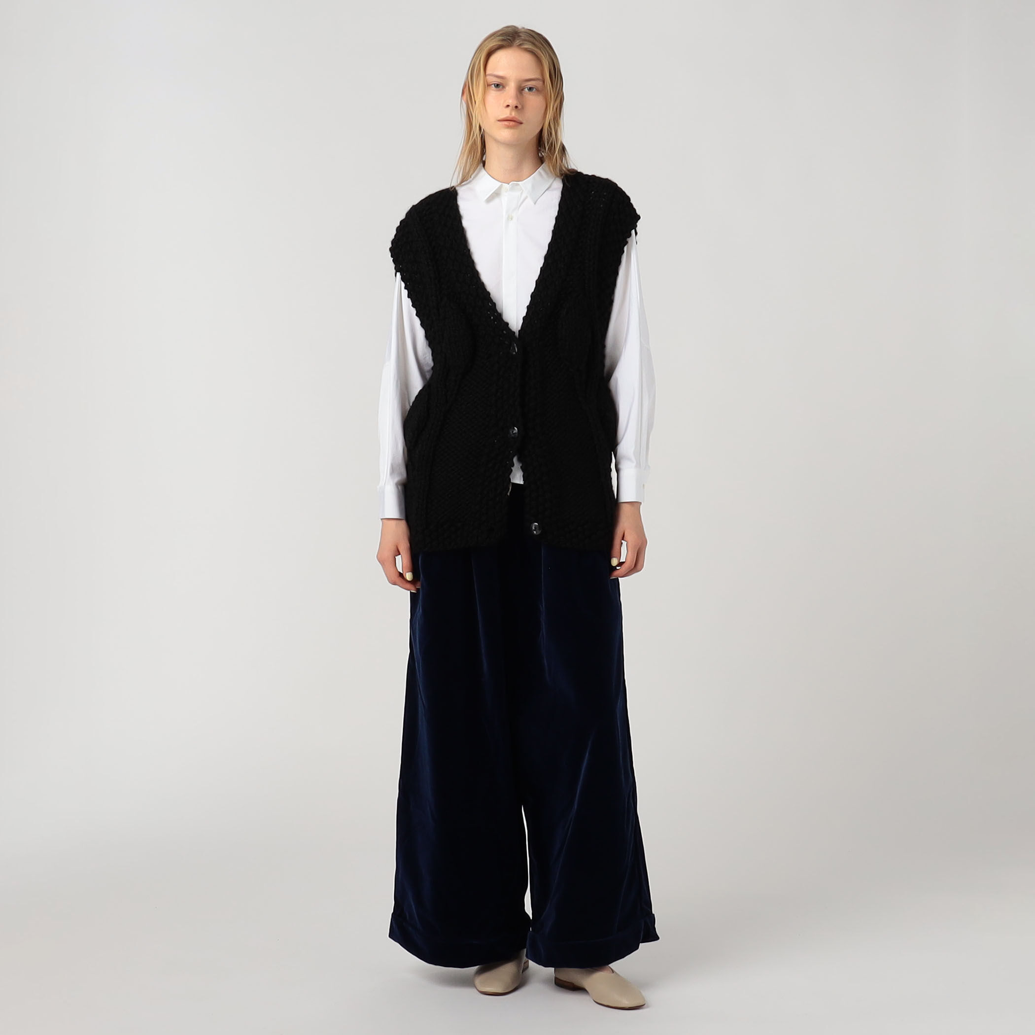 【MAYDI 】KNITTED GILLET ブラック 別注】MAYDI OTONO GILET｜トゥモローランド 公式サイト