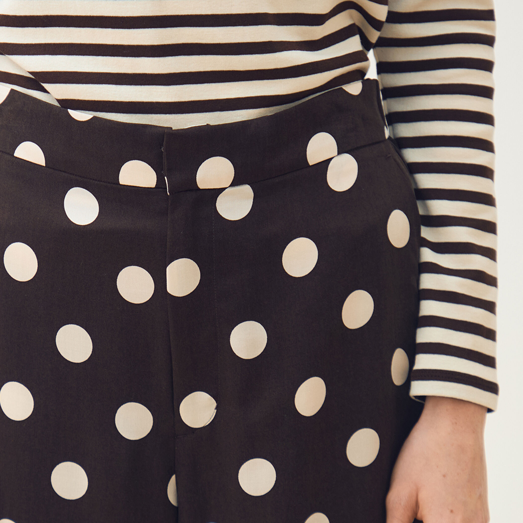 キュプラシルクドットプリント ストレートパンツ｜トゥモローランド