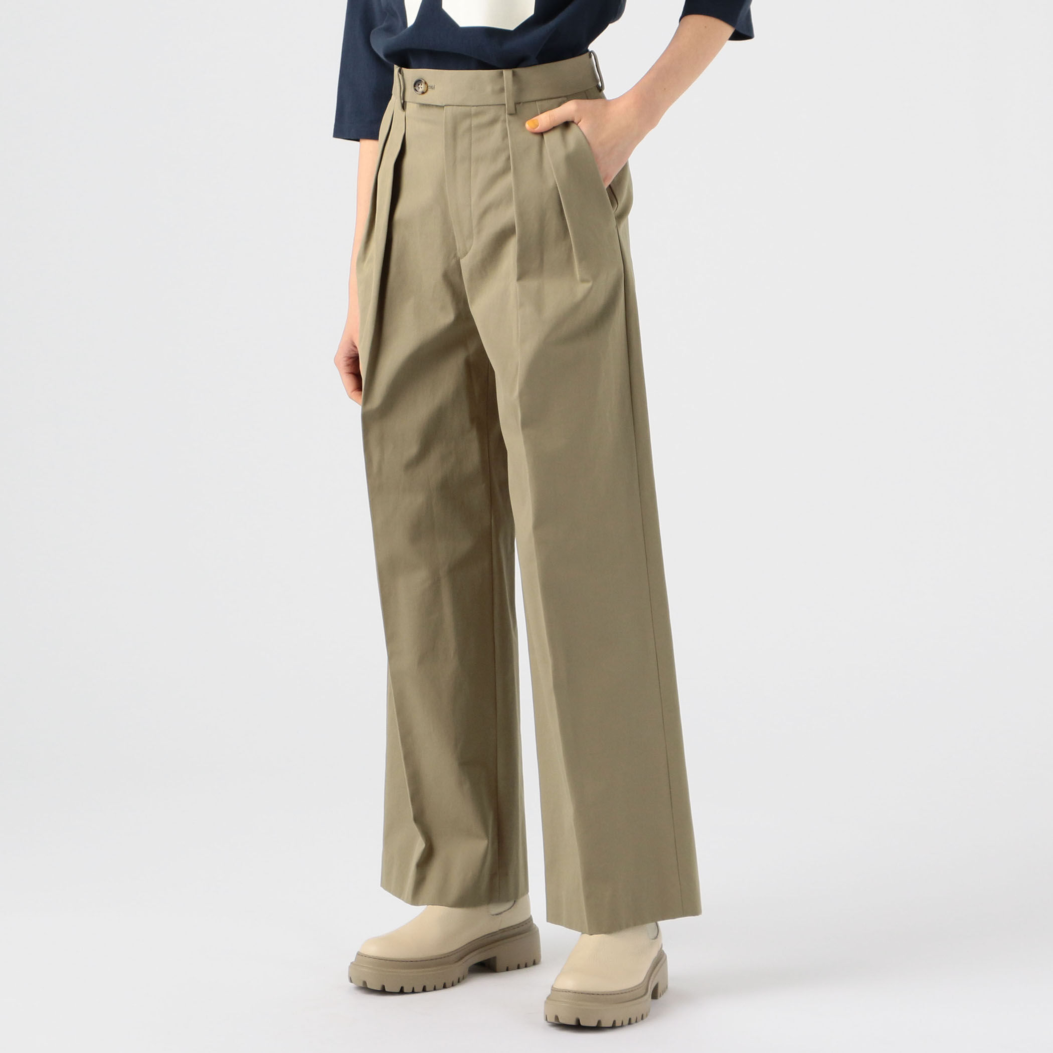 コットンキャンバス ツータックワイドパンツ｜トゥモローランド