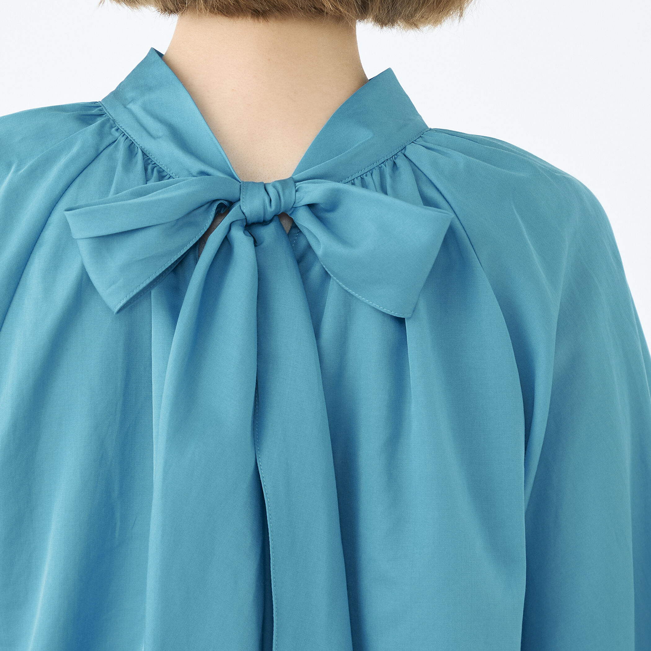 高級シルク100%【極美品】トゥモローランド シルク ボウタイブラウス 9号 高級シルク100%【極美品】トゥモローランド シルク ボウタイ