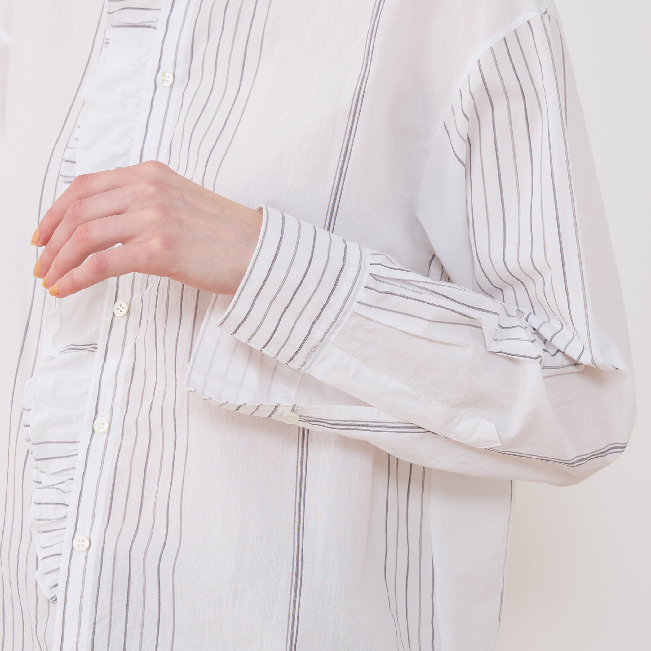 コットンサッカー フリルカラーシャツ｜トゥモローランド 公式通販