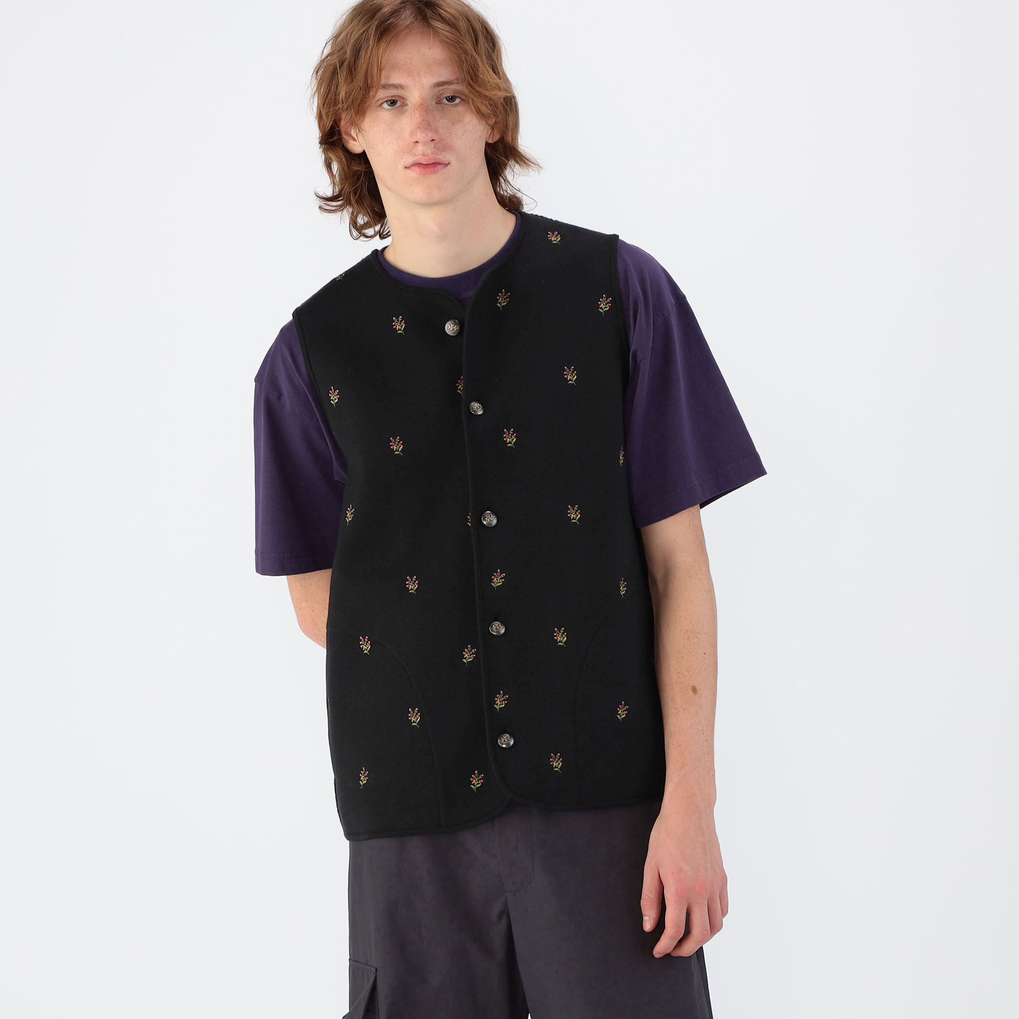 CABaN コットンカシミヤ フラワーエンブロイダリー クルーネック