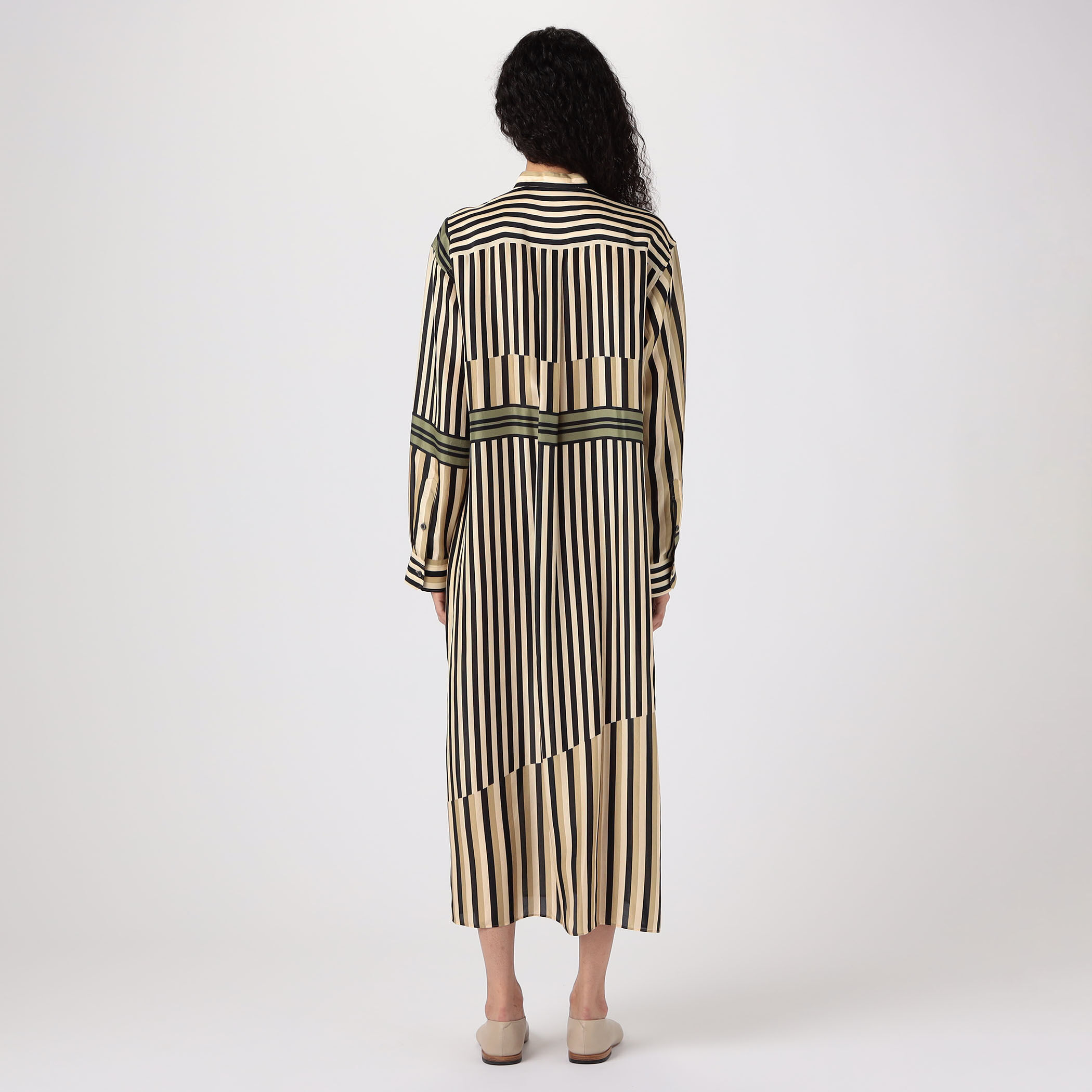 美品 KNOTT トゥモローランド 洗える シルクシャツワンピース 絹100% 美品 KNOTT トゥモローランド 洗える シルクシャツワンピース 絹100%