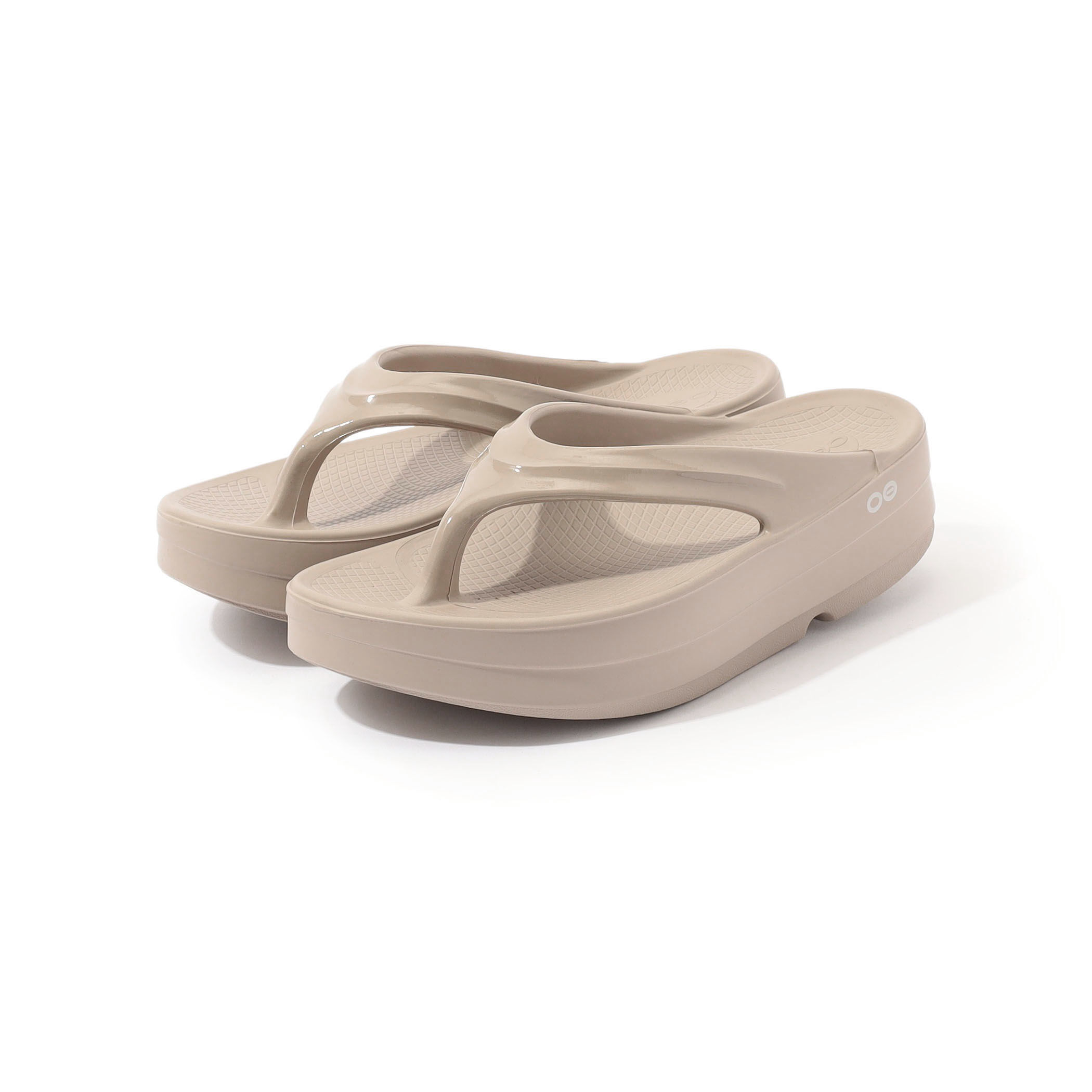 OOFOS OOmega サンダル｜トゥモローランド 公式通販