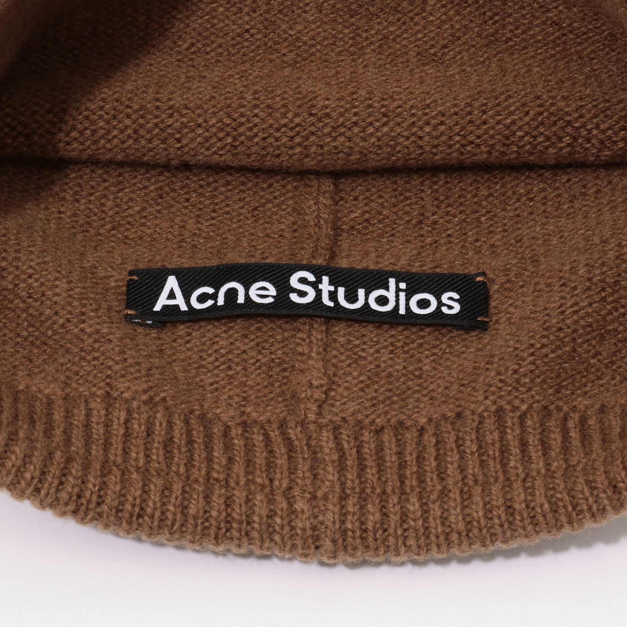 Acne Studios フェイスロゴニットキャップ｜トゥモローランド