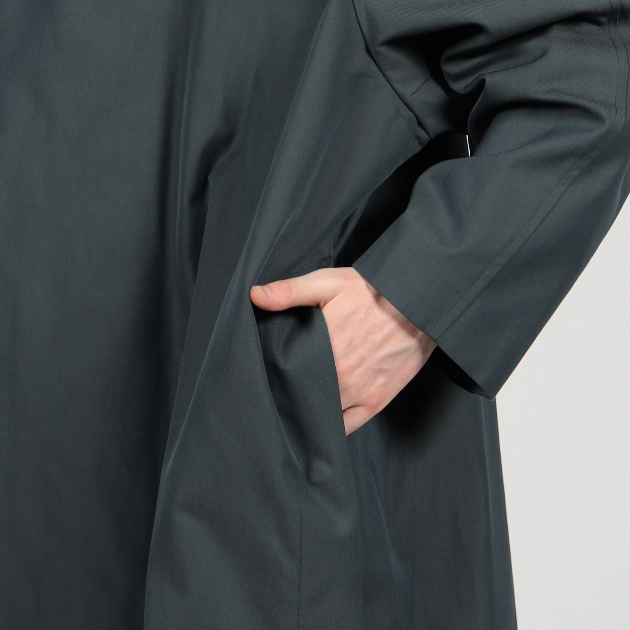 The CLASIK BAL COLLAR PONCHO｜トゥモローランド 公式サイト